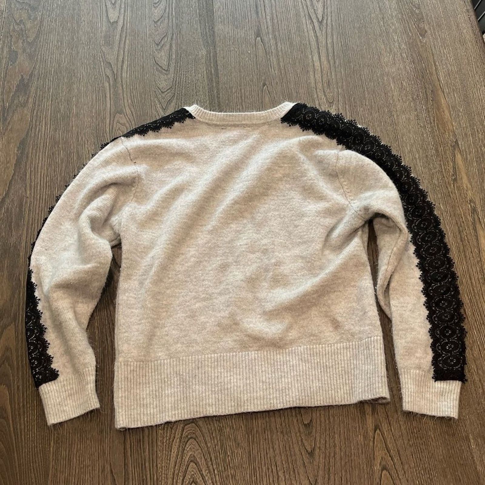 Vintage Olivia Sky Beige V-Neck Long Sleeve Black Lace Sweater S Size S / US 4 / IT 40 - 4 Thumbnail