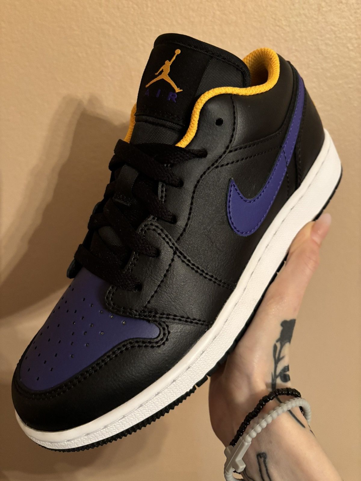 Jordan Brand × Nike Air Jordan 1 Low GS ‘Lakers’ Size US 5 / EU 37 - 1 Thumbnail