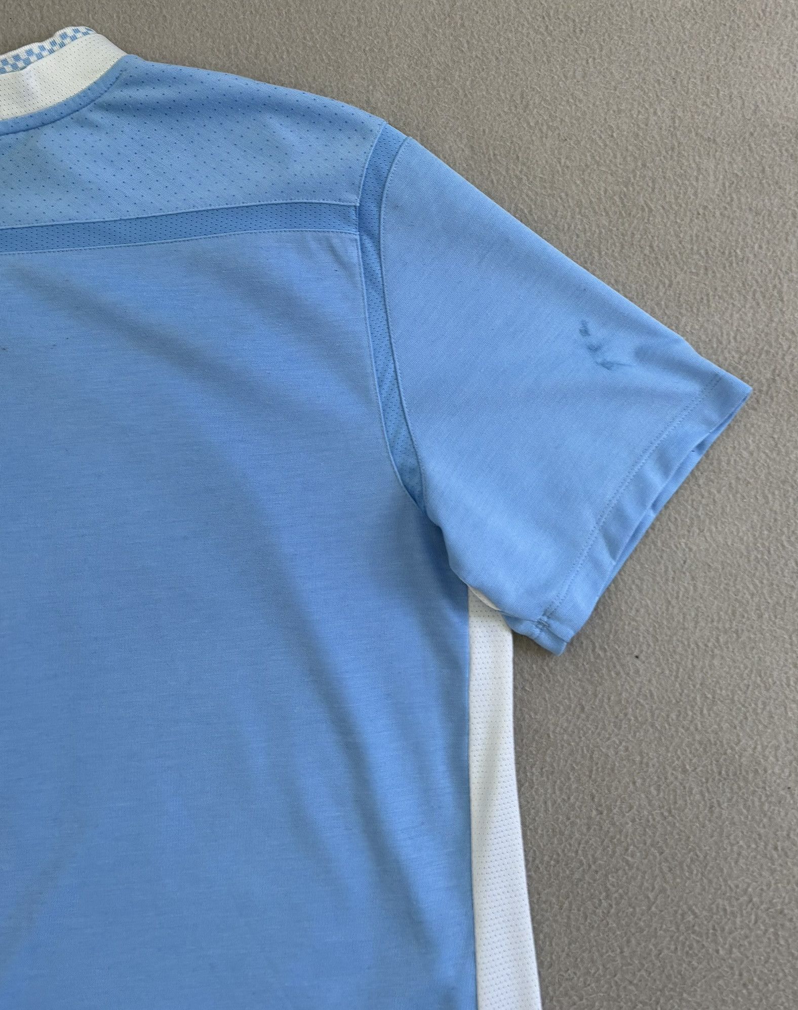 Umbro Manchester City 2011/2012 Umbro Football Jersey Size M Size US M / EU 48-50 / 2 - 12 Thumbnail