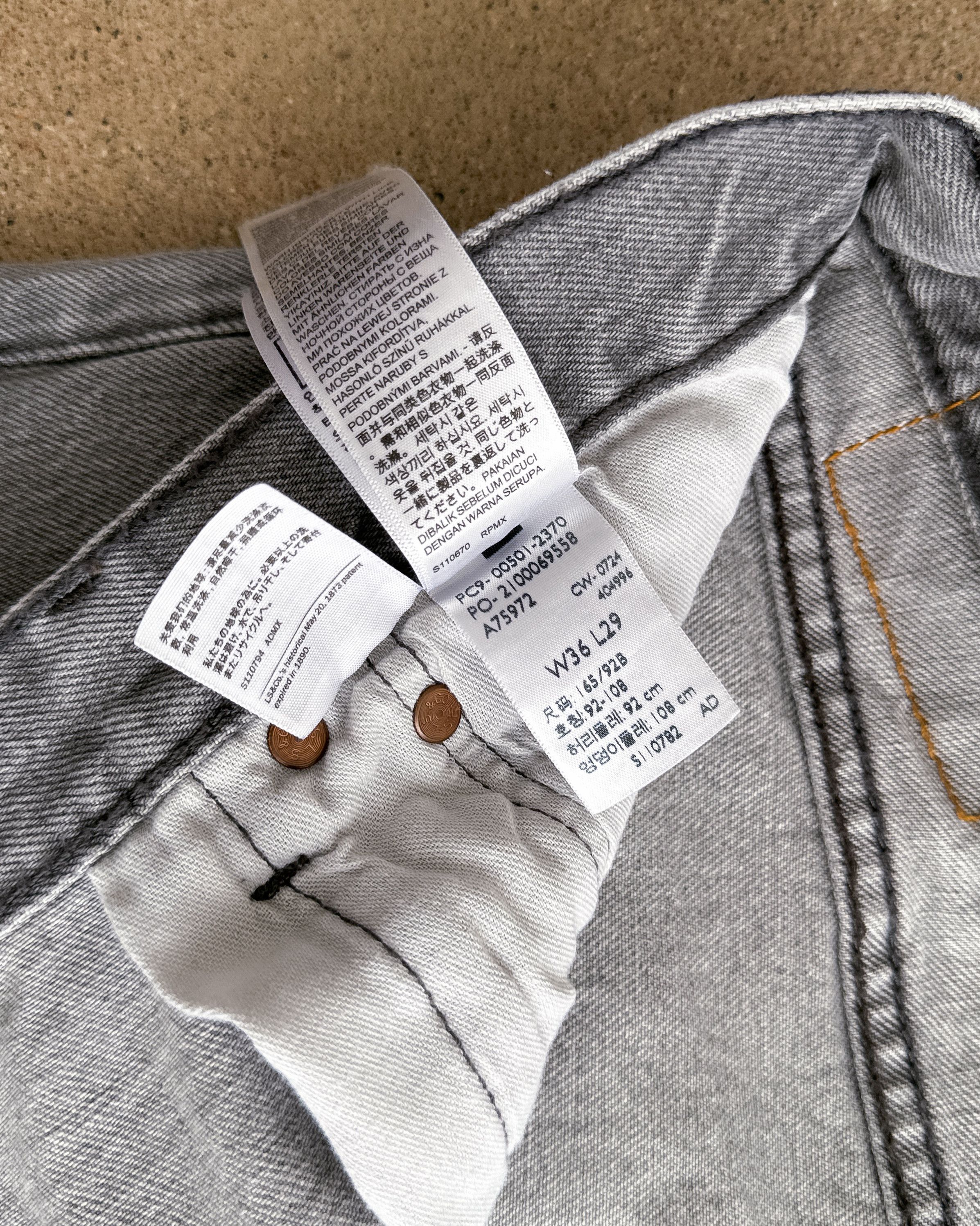 Levi's Vintage 2000s Levi's 501 Jeans Straight Leg Button Fly 36 Size US 36 / EU 52 - 3 Thumbnail