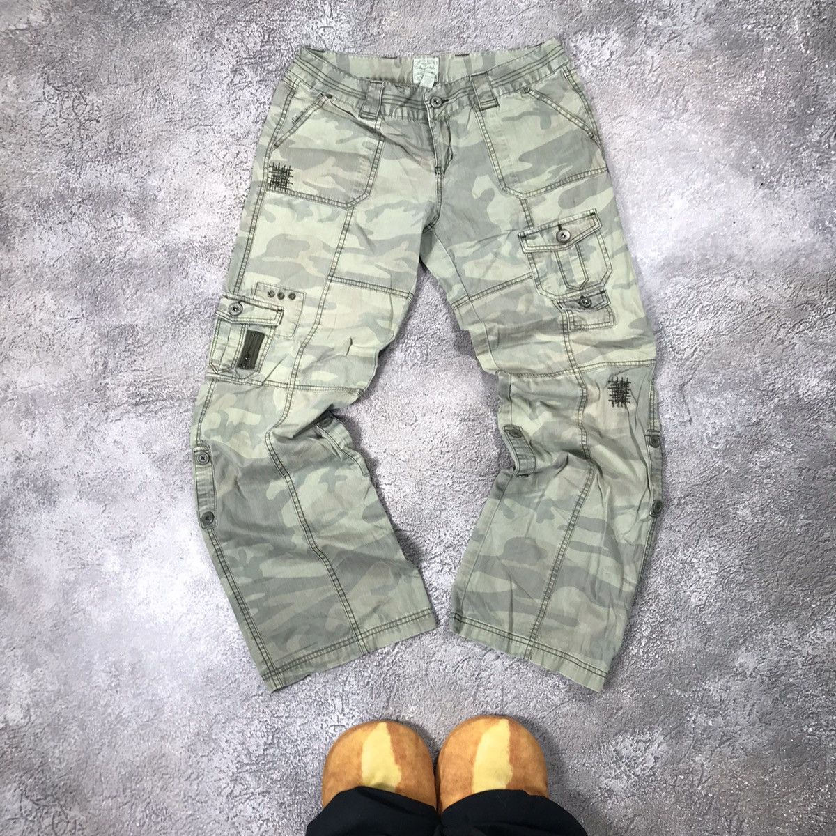 Vintage Vintage 90s Baggy Cargo Pants Flared Parachute Streetwear 30 Size 30" / US 8 / IT 44 - 2 Thumbnail