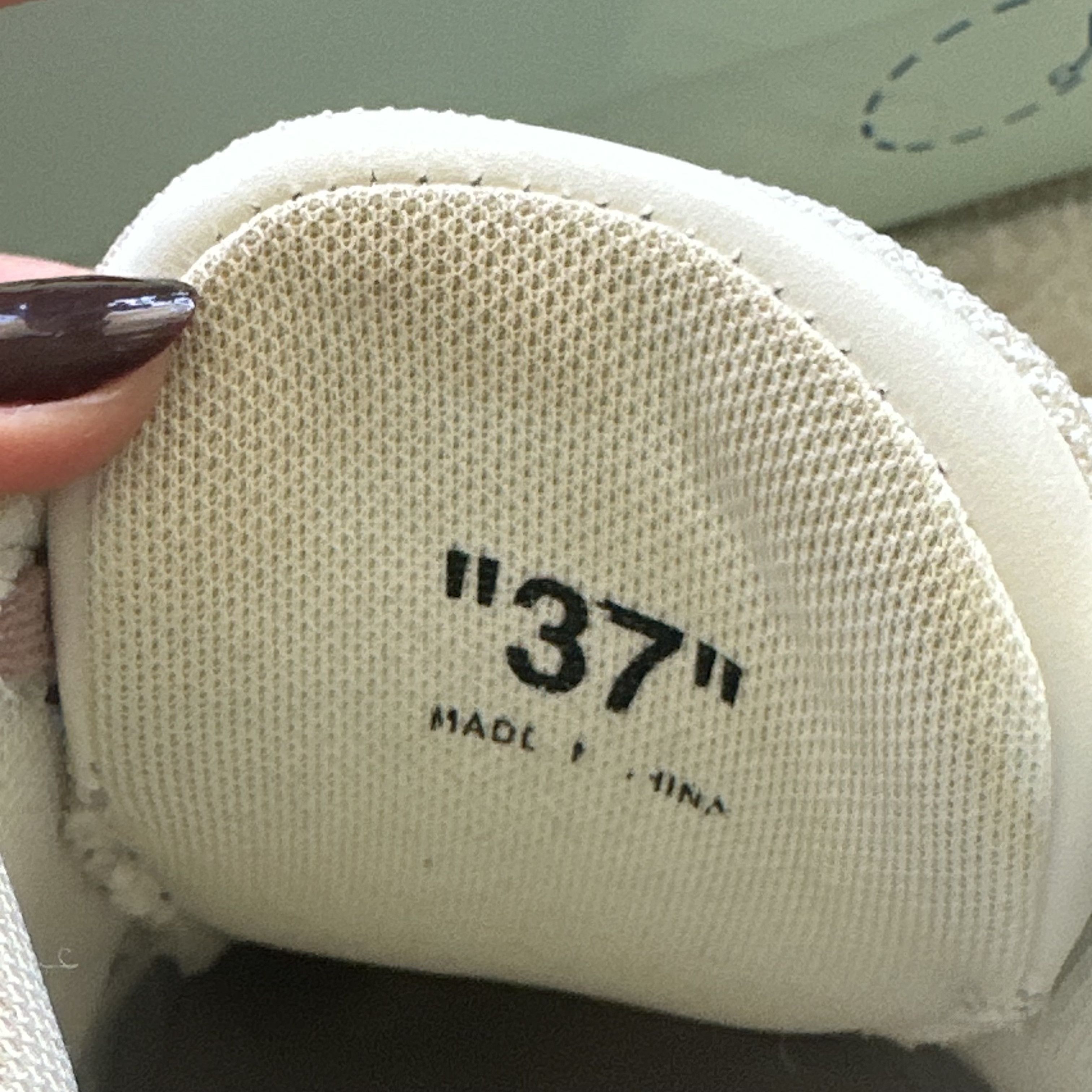 Off-White Off White Out Of Office OOO Sneakers in White Nude Size US 7 / IT 37 - 4 Thumbnail