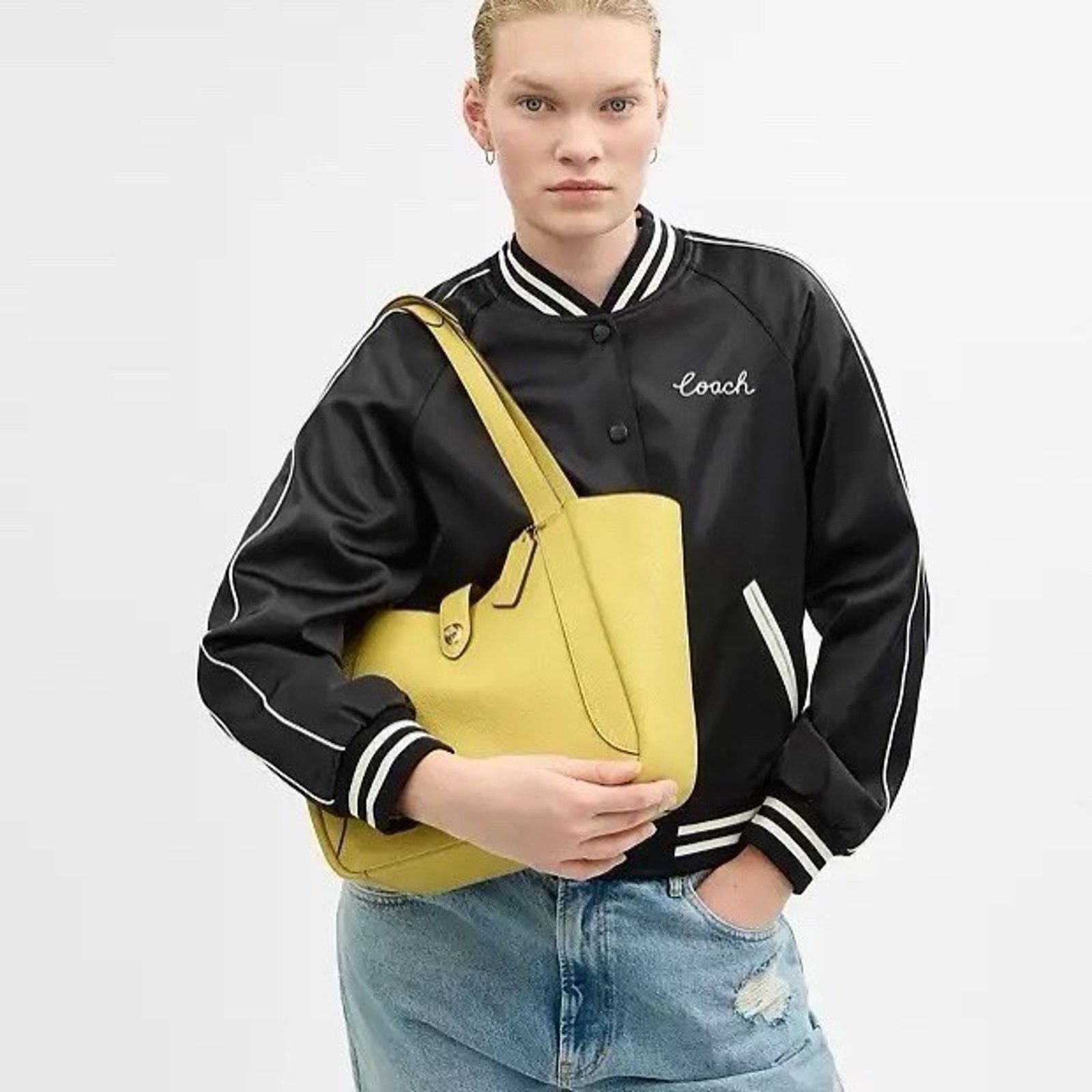 Coach NWT COACH Hadley Turnlock Tote Bag Leather CAL17 Gold/Yellow Size ONE SIZE - 4 Thumbnail