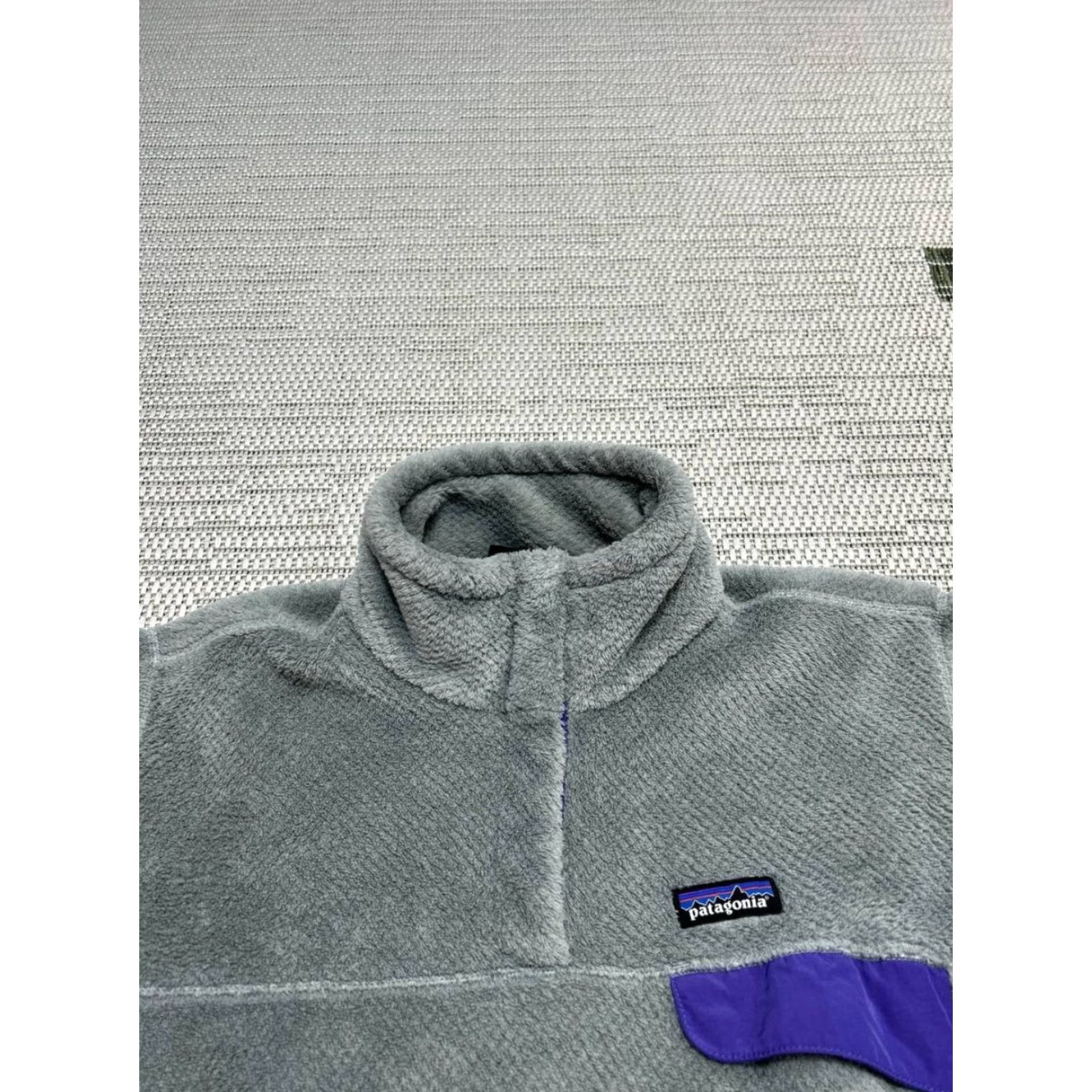 Patagonia Patagonia Snap-T Re-Tool Gray Purple Fleece Jacket Women's XS Regular Gray Solid Logo Outdoor 90s? Size S / US 4 / IT 40 - 2 Thumbnail