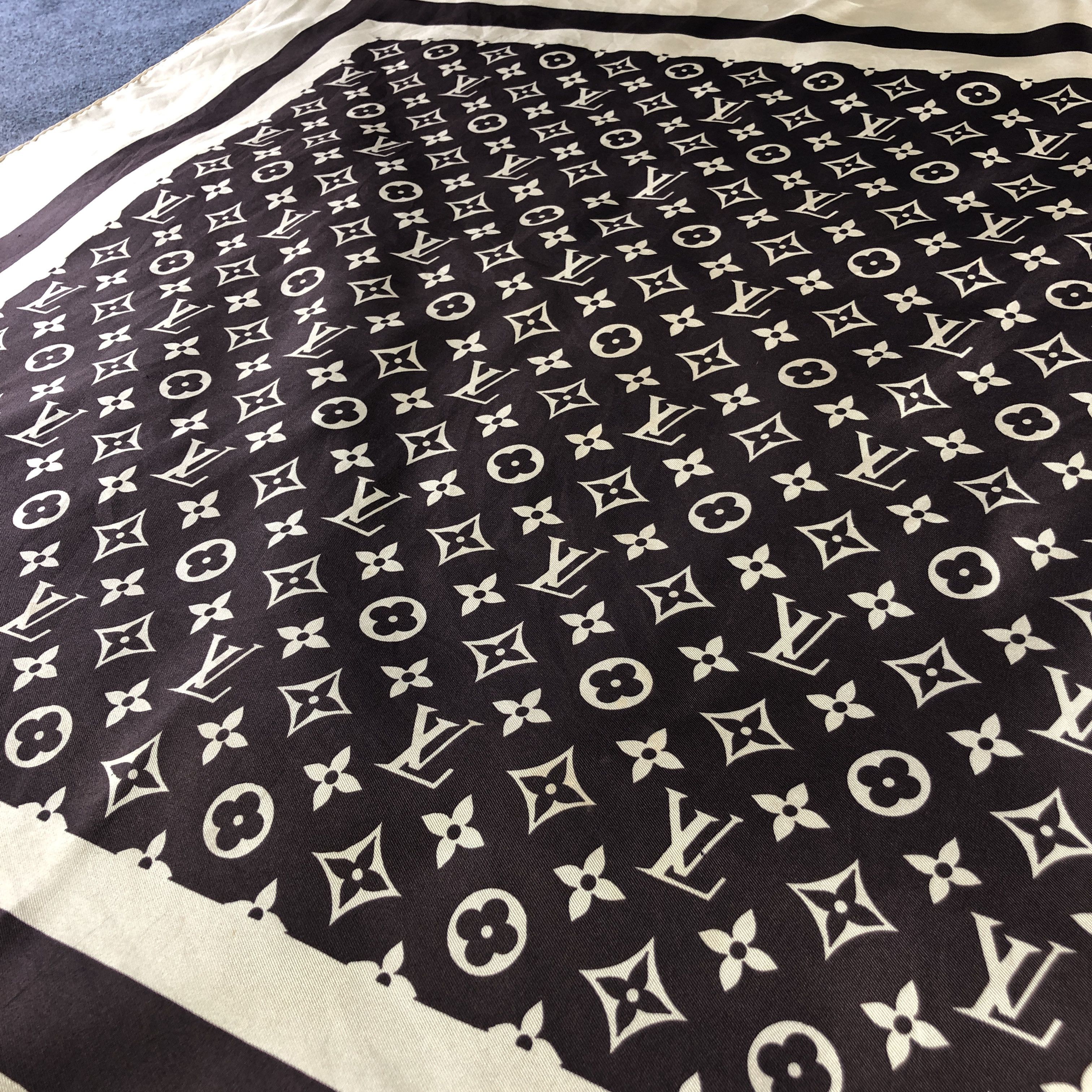 Vintage Louis Vuitton Monogram Silk Scarf Brown Beige M1403 Size ONE SIZE - 3 Thumbnail