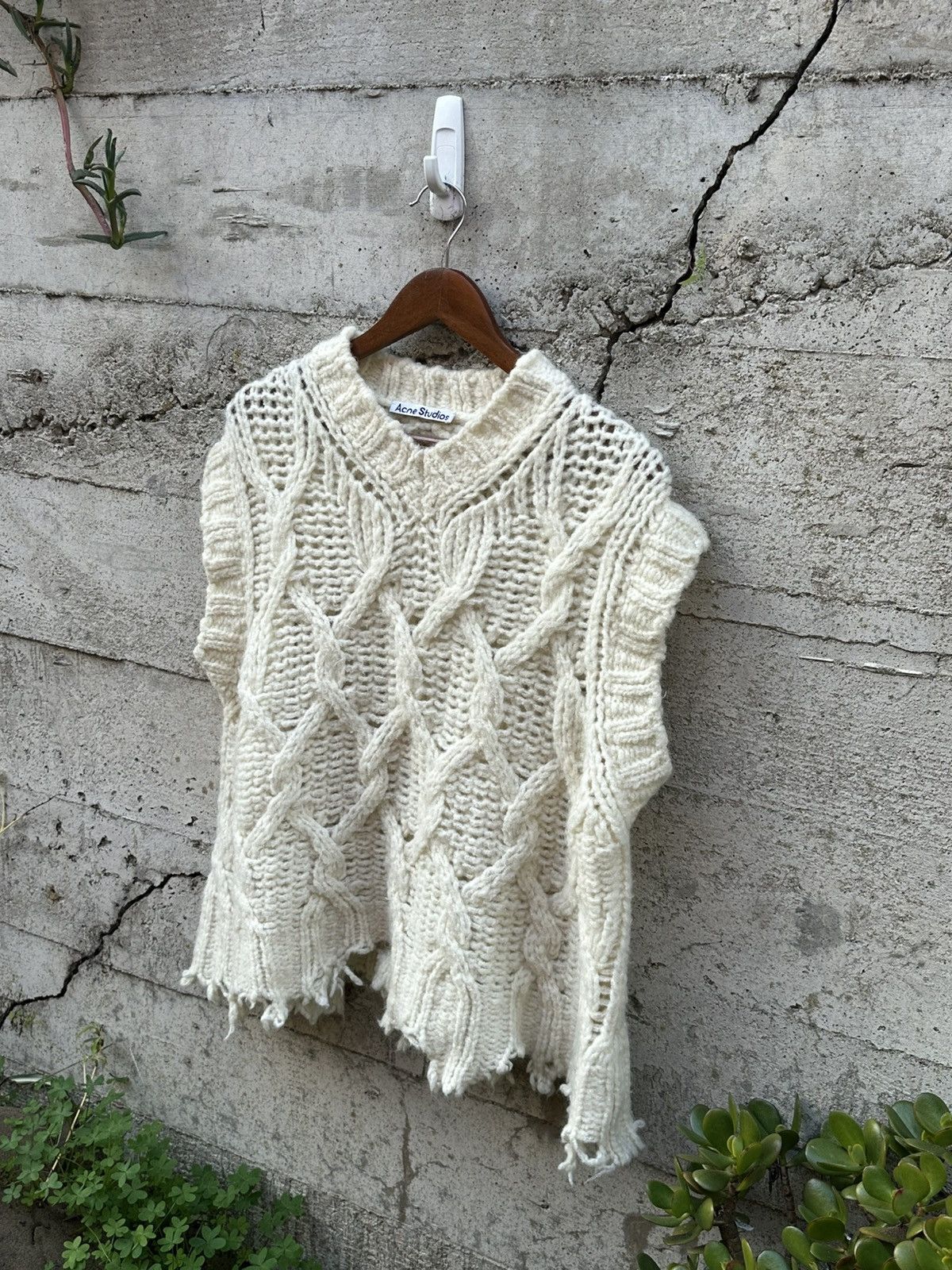 Acne Studios RARE GRAIL Acne Studios Italian intricate sweater vest Size US L / EU 52-54 / 3 - 1 Thumbnail