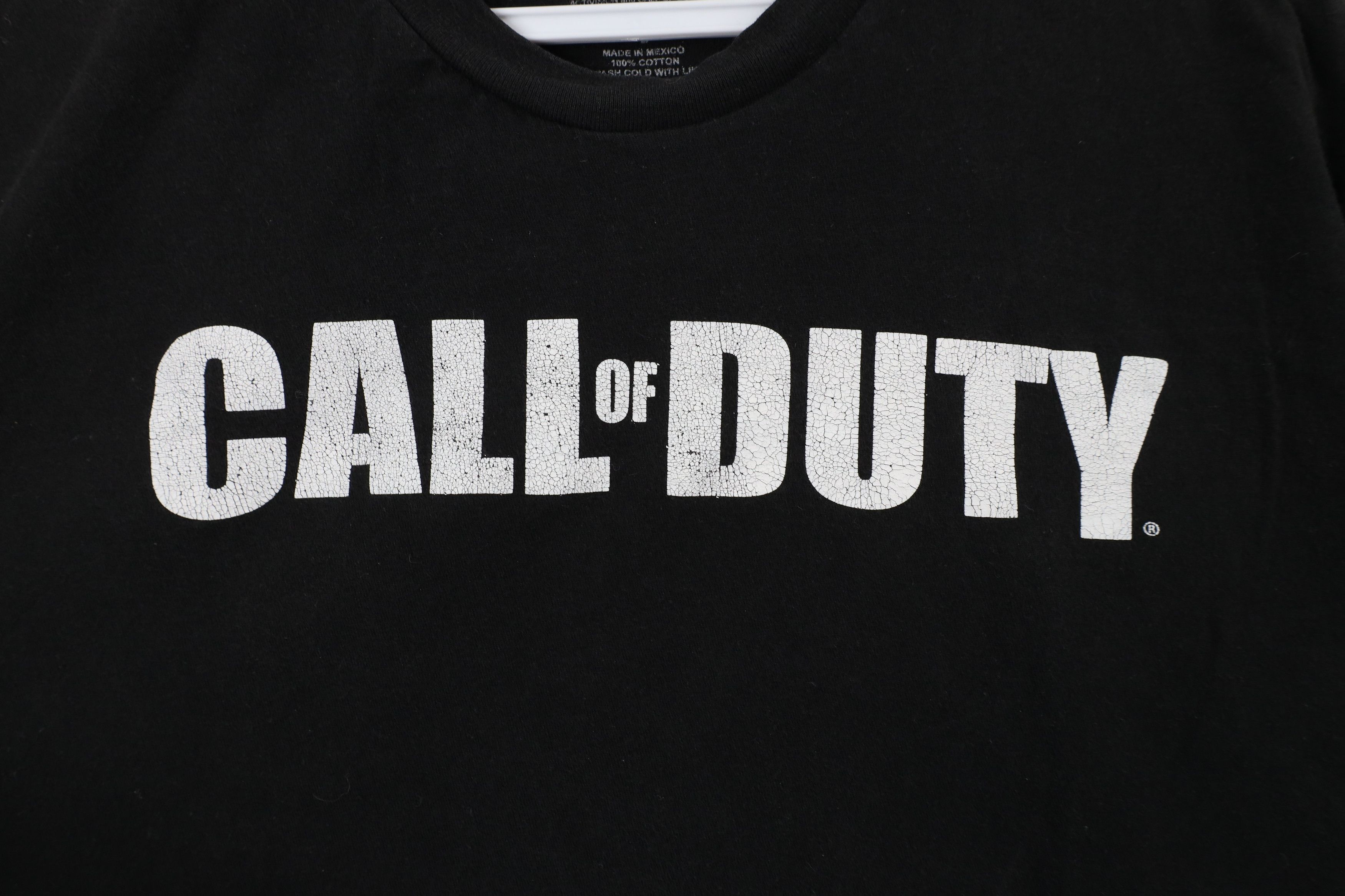 Vintage Vintage Y2K Call of Duty Spell Out Gamer T-Shirt Black Size US L / EU 52-54 / 3 - 4 Thumbnail