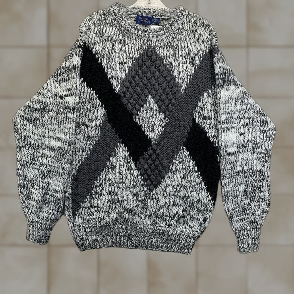 Vintage VINTAGE Mervyn's Mens Sweater Pullover 90s Crew Neck Long Sleeve Grayscale Acrylic Argyle Casual Winter Size US M / EU 48-50 / 2 - 1 Thumbnail