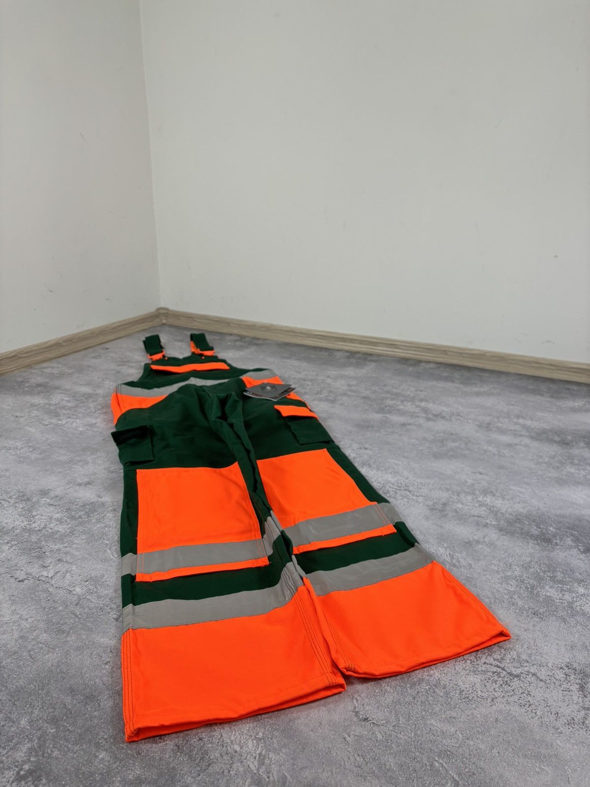 Other Mascot Men’s NWT Bib & Brace Reflective Work Overalls Size US 30 / EU 46 - 3 Thumbnail