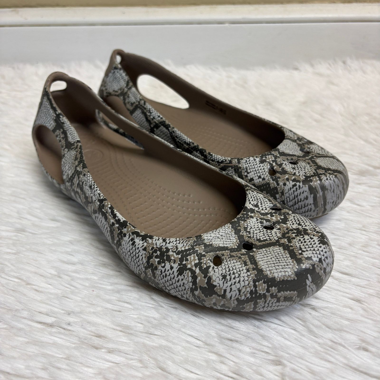 Crocs Crocs Kadee Snake Print Ballet Flats Lightweight Size 9 Size US 9 / IT 39 - 2 Thumbnail