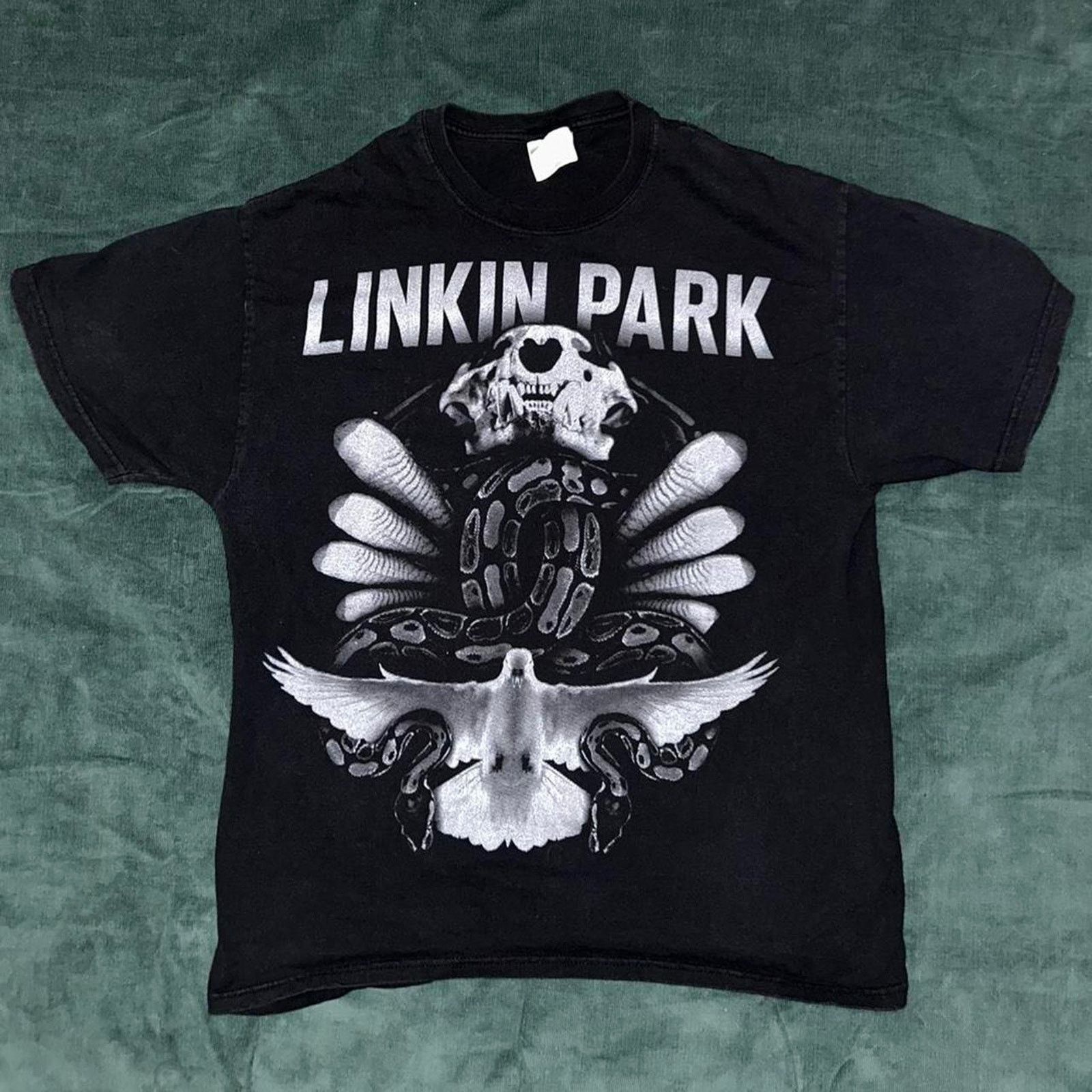 Hanes 2010 linkin park concert tee Size US L / EU 52-54 / 3 - 1 Thumbnail