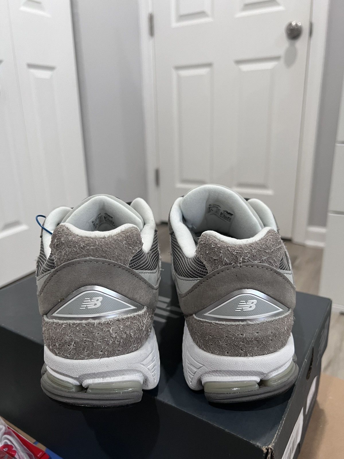 New Balance New Balance x Invincible x N. Hollywood 2002r Size US 9 / EU 42 - 5 Thumbnail