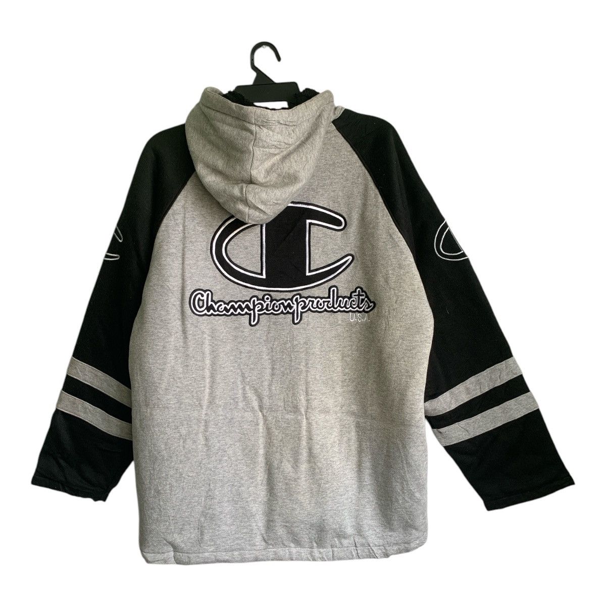 Champion × Vintage Rare Design Vintage Champion Products Big Logo Sweater Size US L / EU 52-54 / 3 - 1 Thumbnail