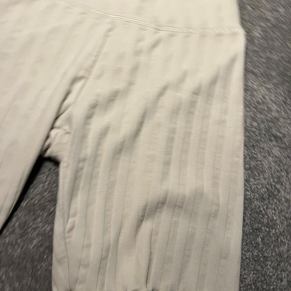 Designer Aerie cream and tan ribbed biker shorts Size 28" / US 6 / IT 42 - 3 Thumbnail