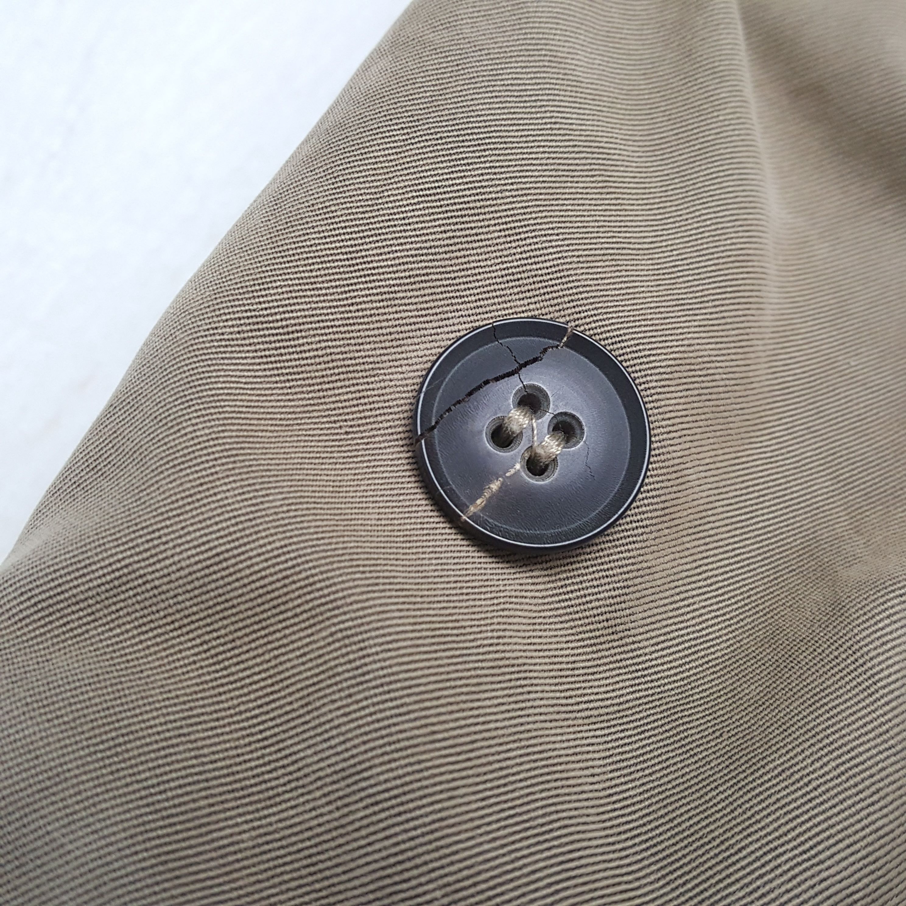 Vintage Vintage VETEMENTS CLASSIQUES Fashion Brand Trench Coats Size US M / EU 48-50 / 2 - 8 Thumbnail