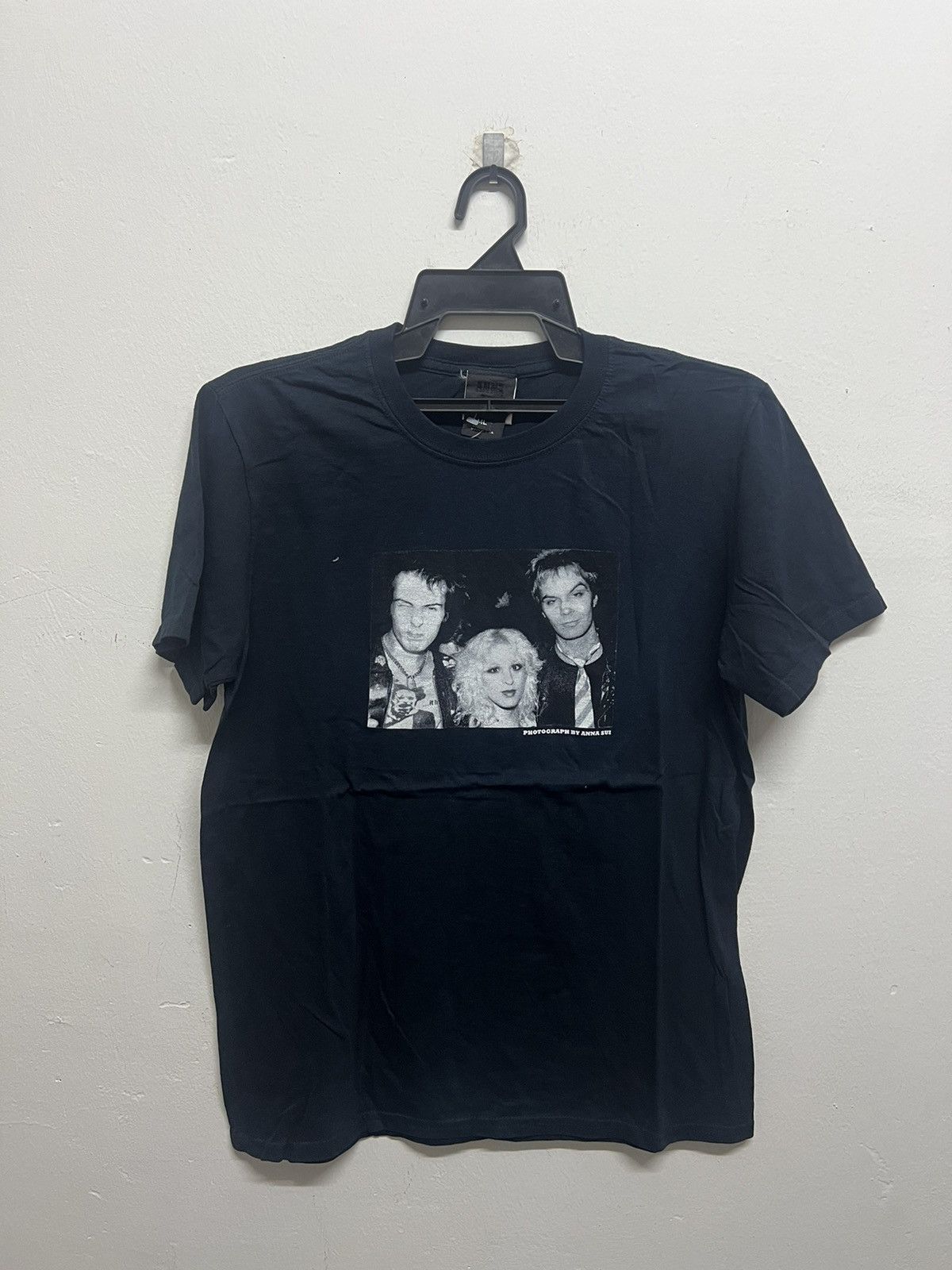 Vintage Vintage Sex Pistols Photograph By Anna Sui Tee Size US S / EU 44-46 / 1 - 1 Thumbnail