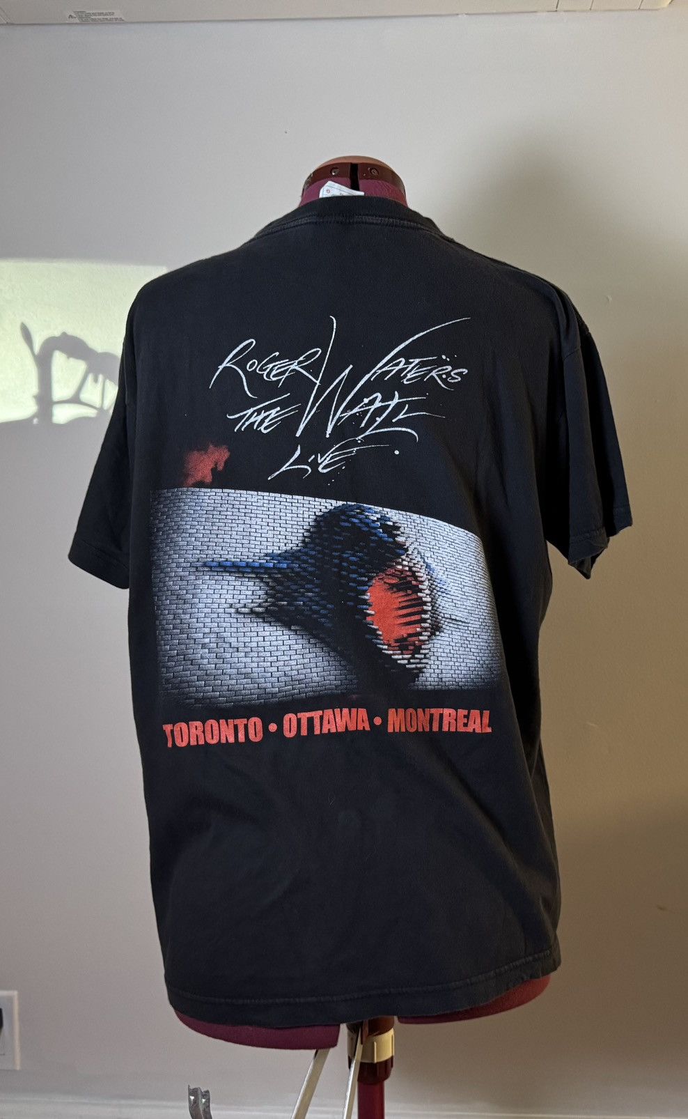 Other 2010 Roger Waters The Wall Live Tour T-shirt Size US L / EU 52-54 / 3 - 2 Thumbnail