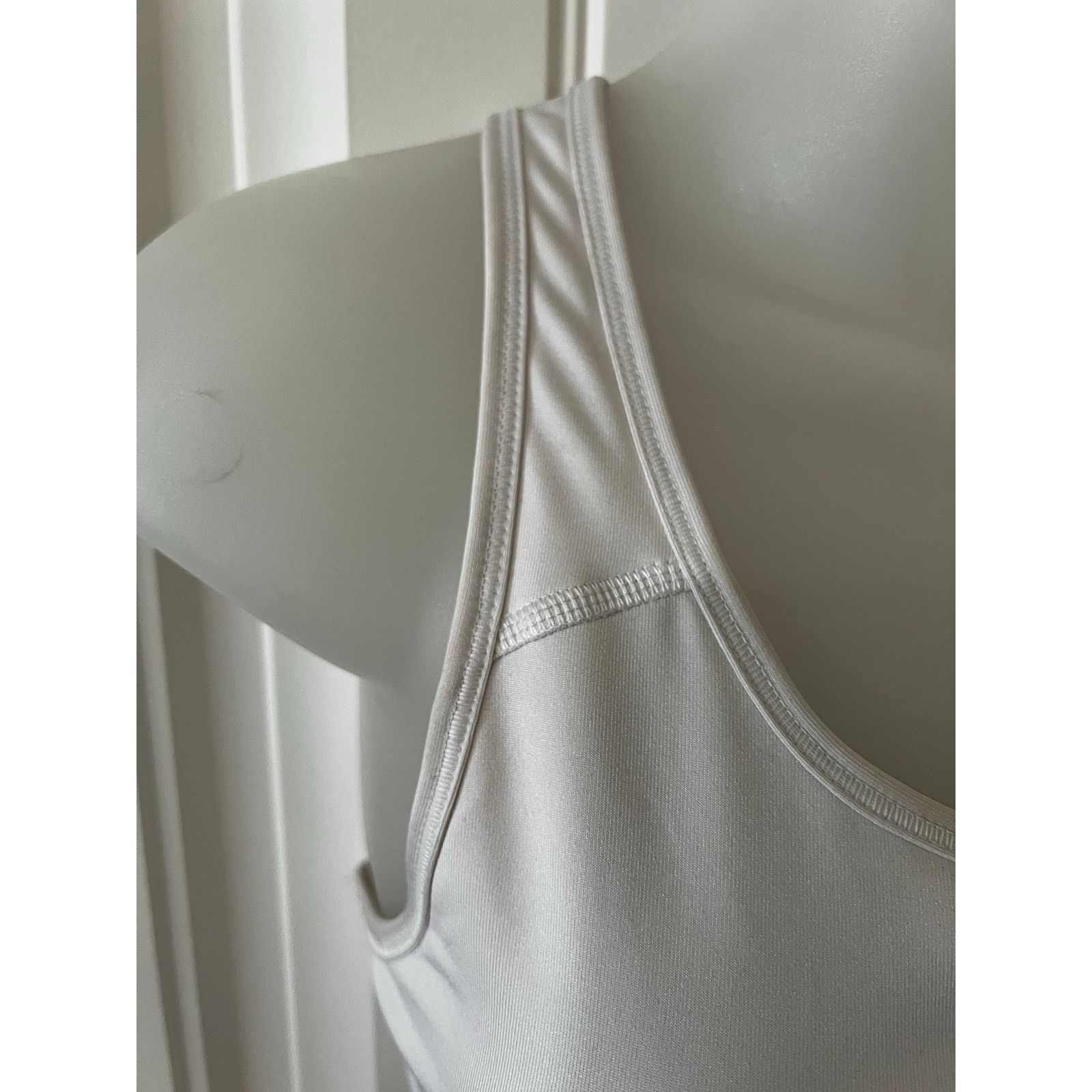 Nike Dri-Fit Women’s White Sports Bra Racerback cut Athletic S Size S / US 4 / IT 40 - 5 Thumbnail