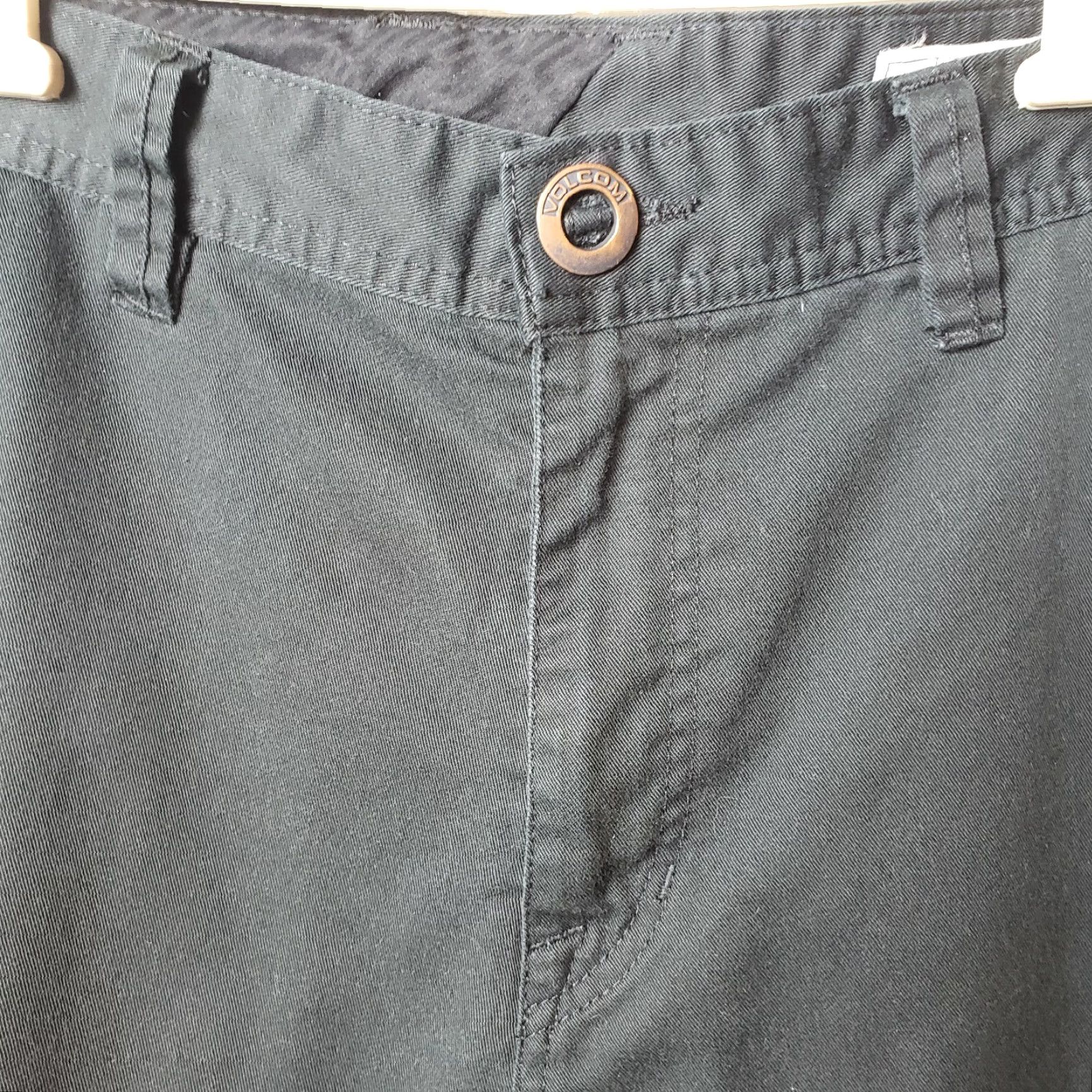 Volcom Volcom Frickin Black Chino Shorts-Size 32 | Men | Chino | Relaxed Fit | 10.5" Inseam | Black | Polyester/Cotton | Casual Vintage: No Size US 32 / EU 48 - 5 Thumbnail