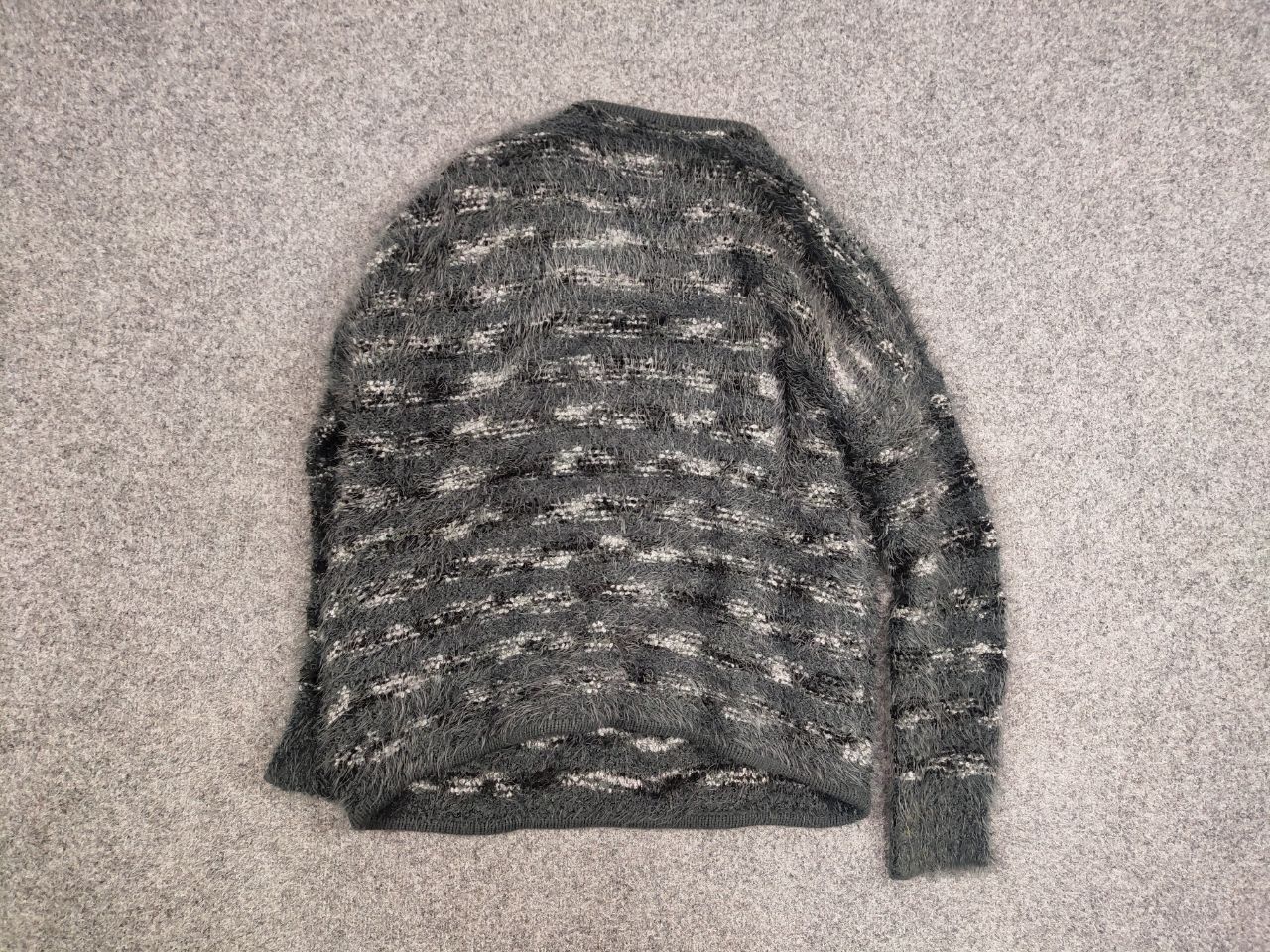 Japanese Brand Vintage Japanese Design Mohair Style fuzzy Sweater Y2K Style Size US L / EU 52-54 / 3 - 15 Thumbnail
