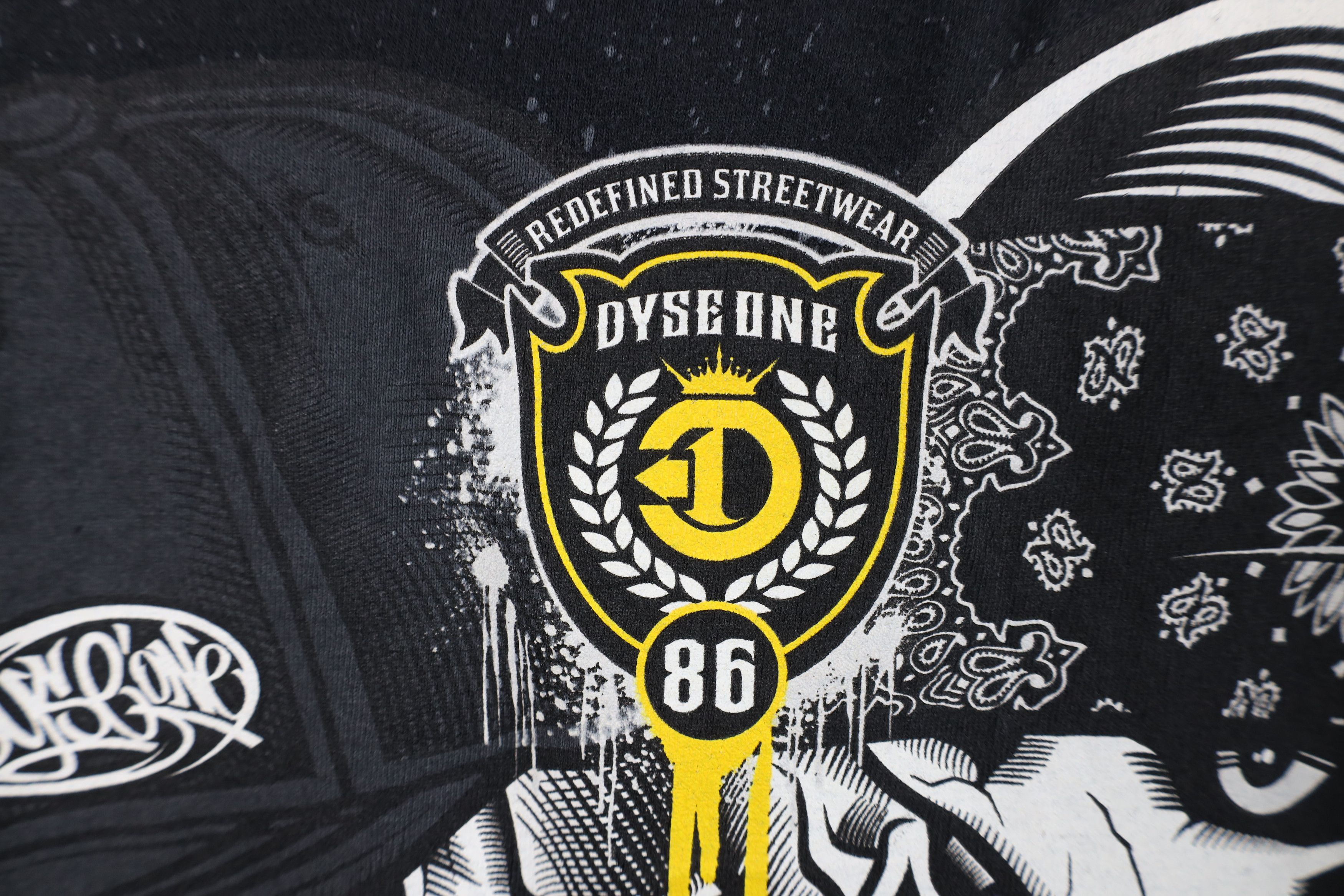 Vintage Vintage Y2K Streetwear Sick and Twisted Skull T-Shirt Black Size US L / EU 52-54 / 3 - 5 Thumbnail