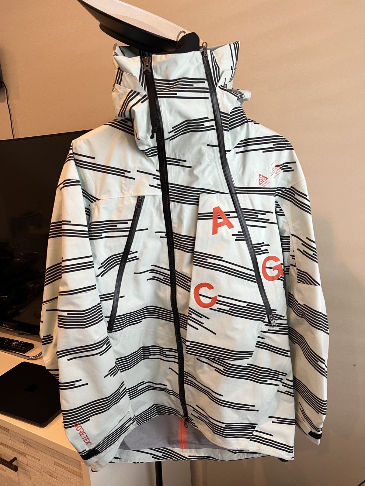 image of Acronym x Nike Acg Nikelab Acg Alpine Men's Jacket Size M in Black