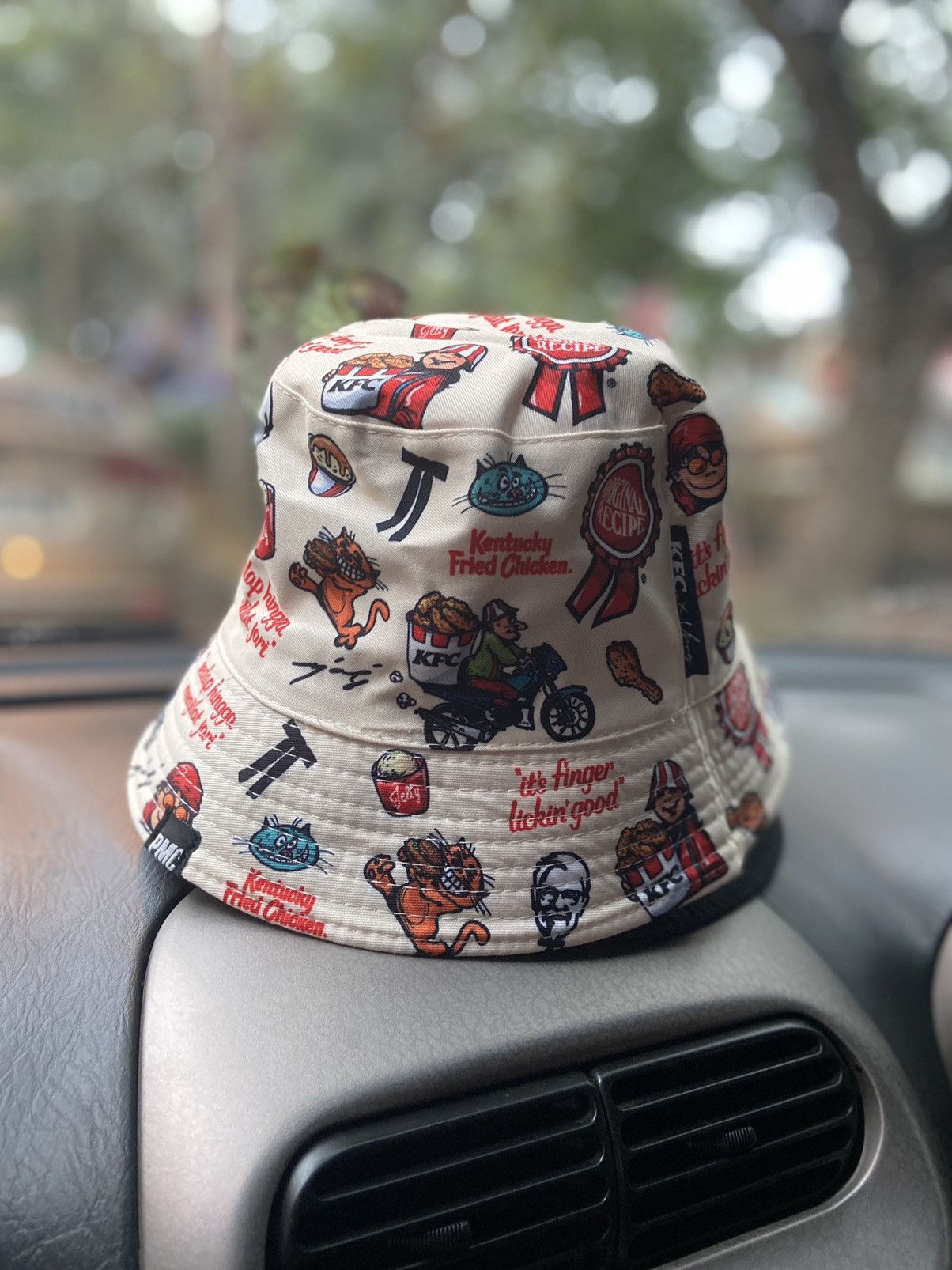 Other KFC X UJANG MALAYSIA CARTOONIST SPECIAL EDITION BUCKET HAT Size ONE SIZE - 2 Thumbnail
