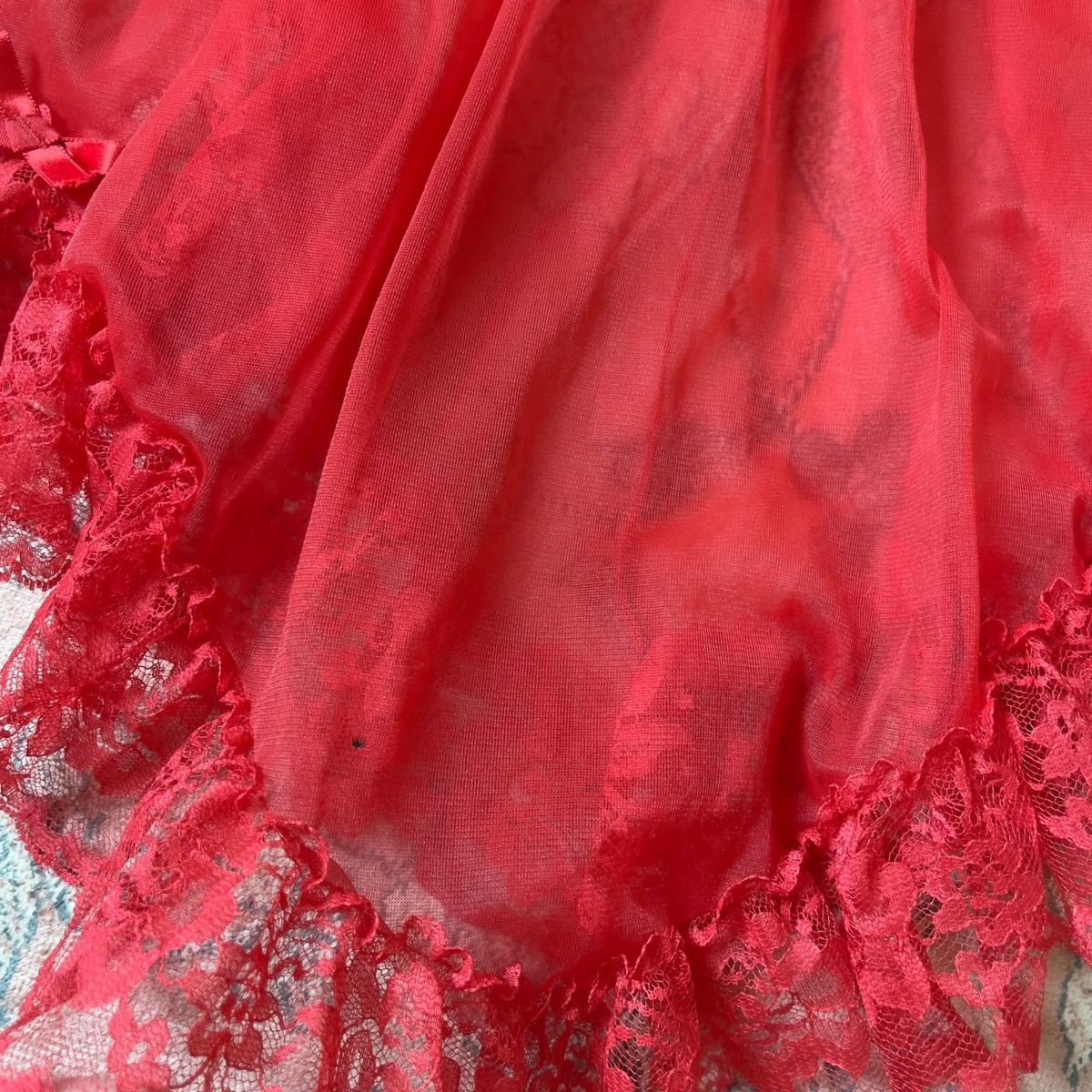 Vintage Romantic Red Lace Ruffled Sheer Slip Dress (M-L) Size L / US 10 / IT 46 - 10 Thumbnail
