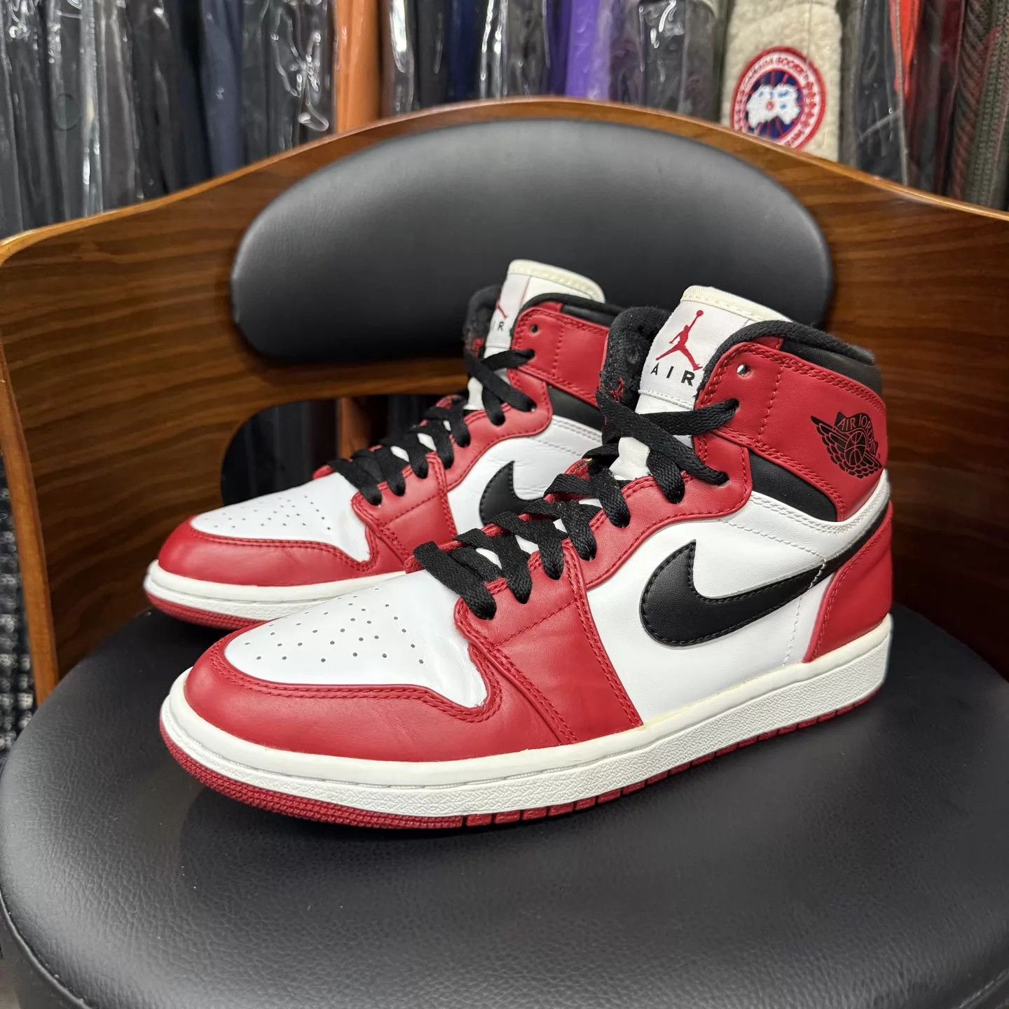 Nike AJ1 Chicago 2013 40 - Near Mint Box Size US 7 / EU 40 - 1 Thumbnail