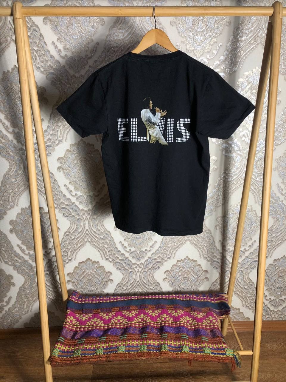 Band Tees VINTAGE ELVIS PRESLEY ROCK N ROLL WORLD TOUR T-SHIRT RETRO Size US M / EU 48-50 / 2 - 6 Thumbnail