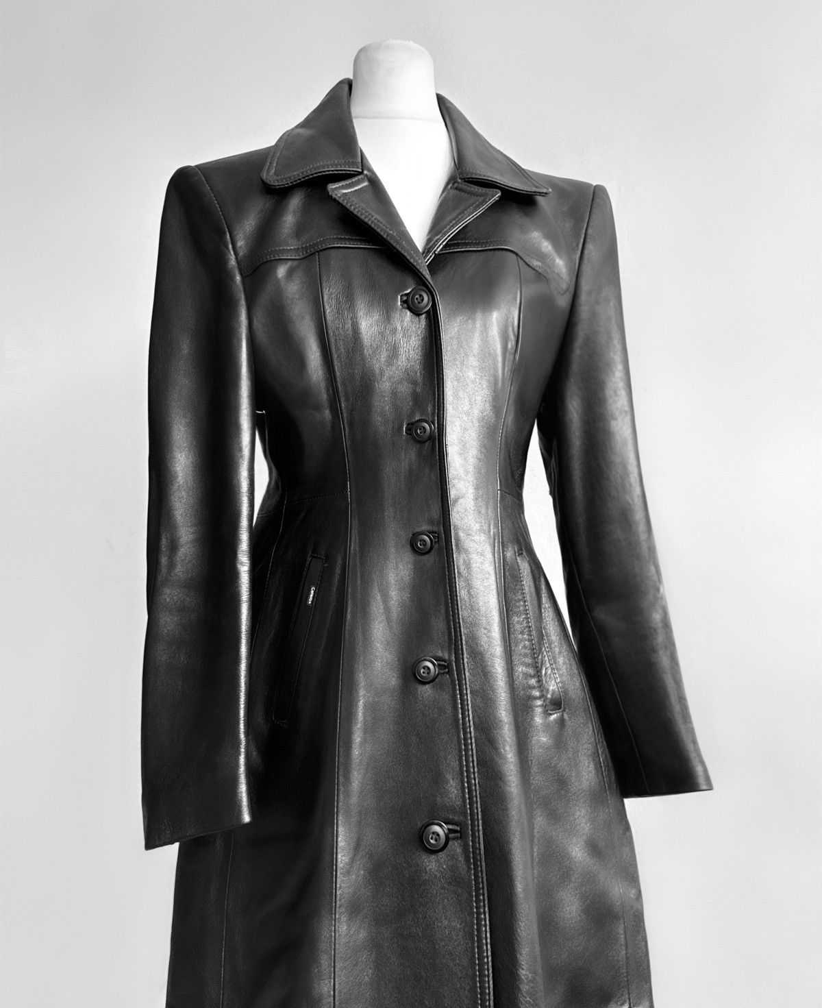 Vintage Iconic super long matrix leather coat Size L / US 10 / IT 46 - 10 Thumbnail