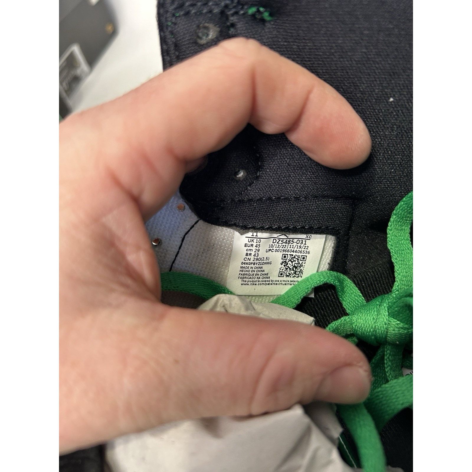 Jordan Brand Nike Air Jordan 1 Retro High OG “Black Lucky Green” Size US 11 / EU 44 - 6 Thumbnail