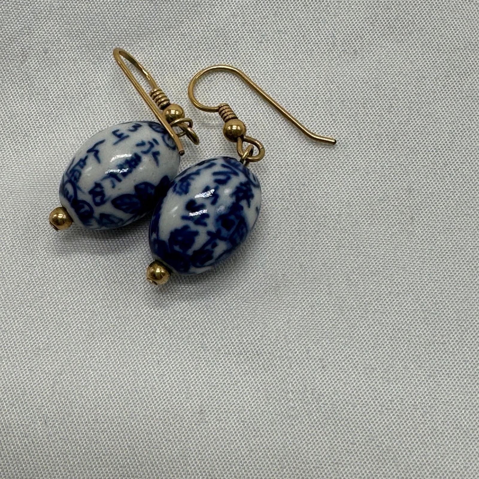 NBDN Nobrandedon VTG porcelain blue and white earrings Size ONE SIZE - 1 Thumbnail