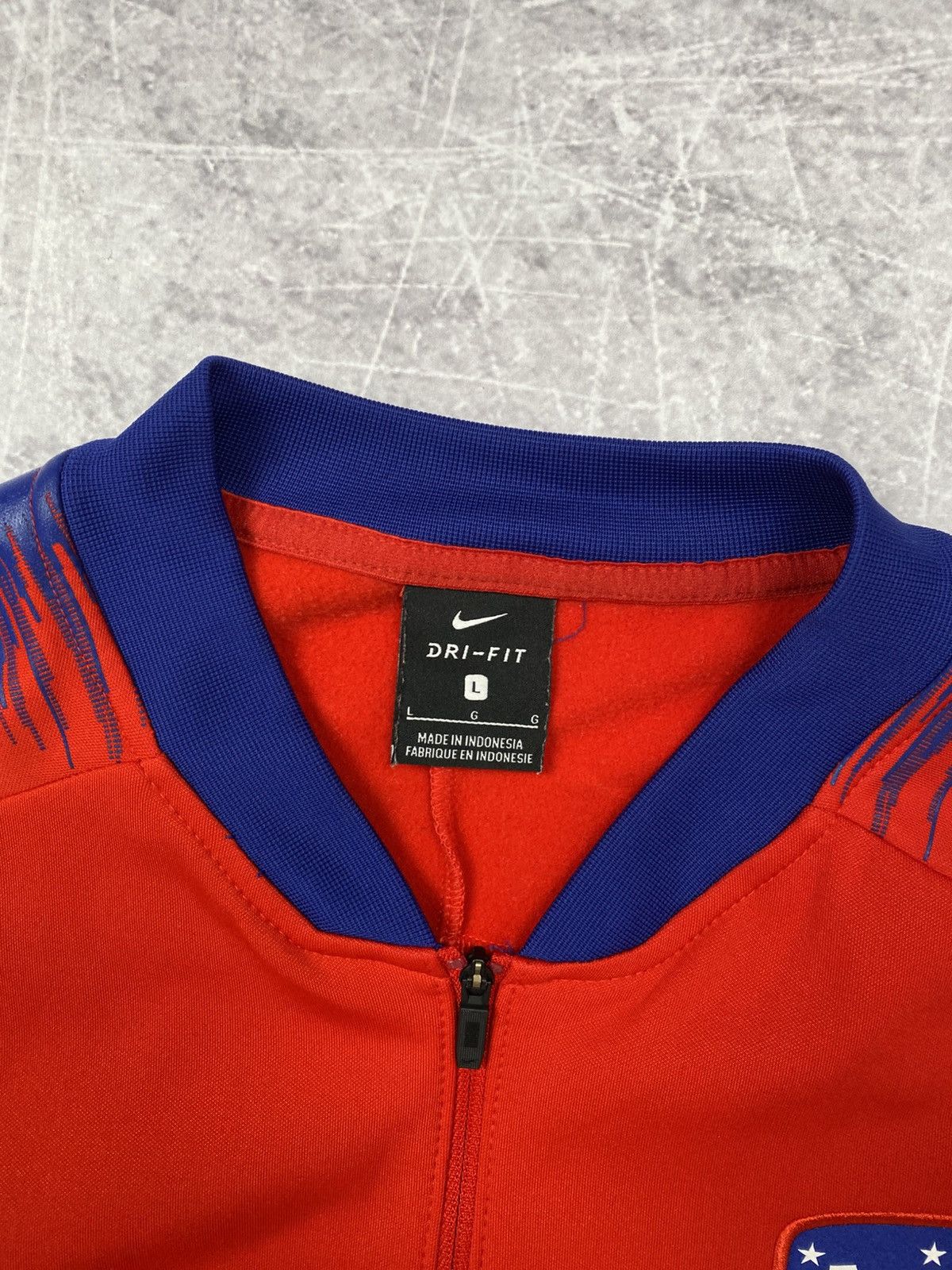 Nike Atletico Madrid red bomber by Nike Size US L / EU 52-54 / 3 - 3 Thumbnail