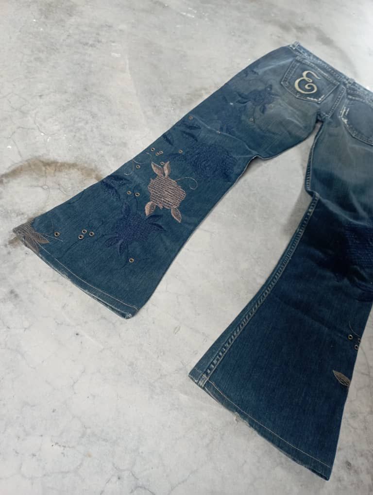 Tornado Mart Flare Jeans Made In USA Embroidered Earl Jean Bootcut Jeans Size US 27 - 6 Thumbnail