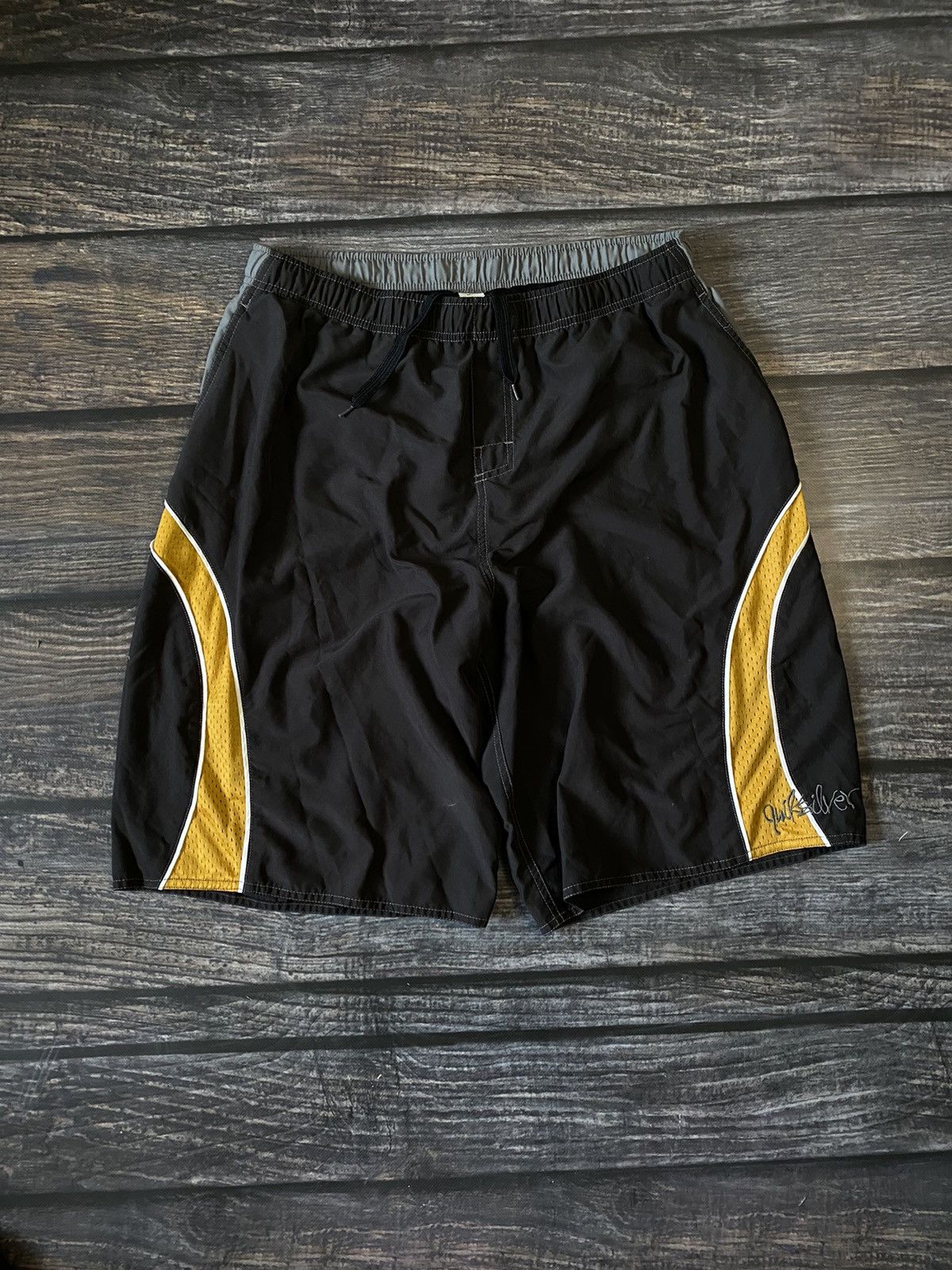 Quiksilver 90’s Qiuksilver Big Logo Shorts Size US 34 / EU 50 - 2 Thumbnail