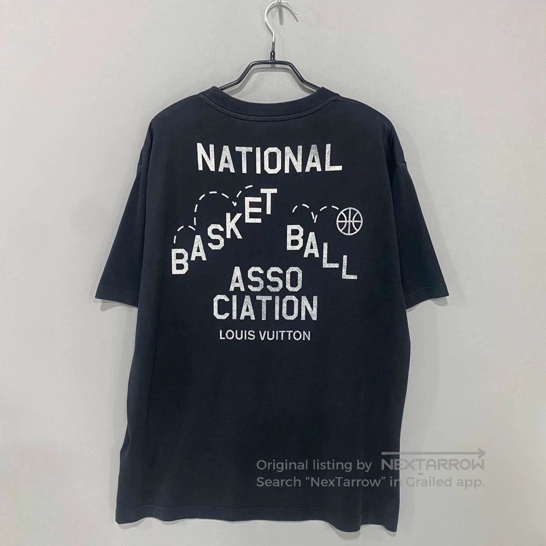 Louis Vuitton Louis Vuitton NBA Logo Short Sleeve. Size US L / EU 52-54 / 3 - 3 Thumbnail