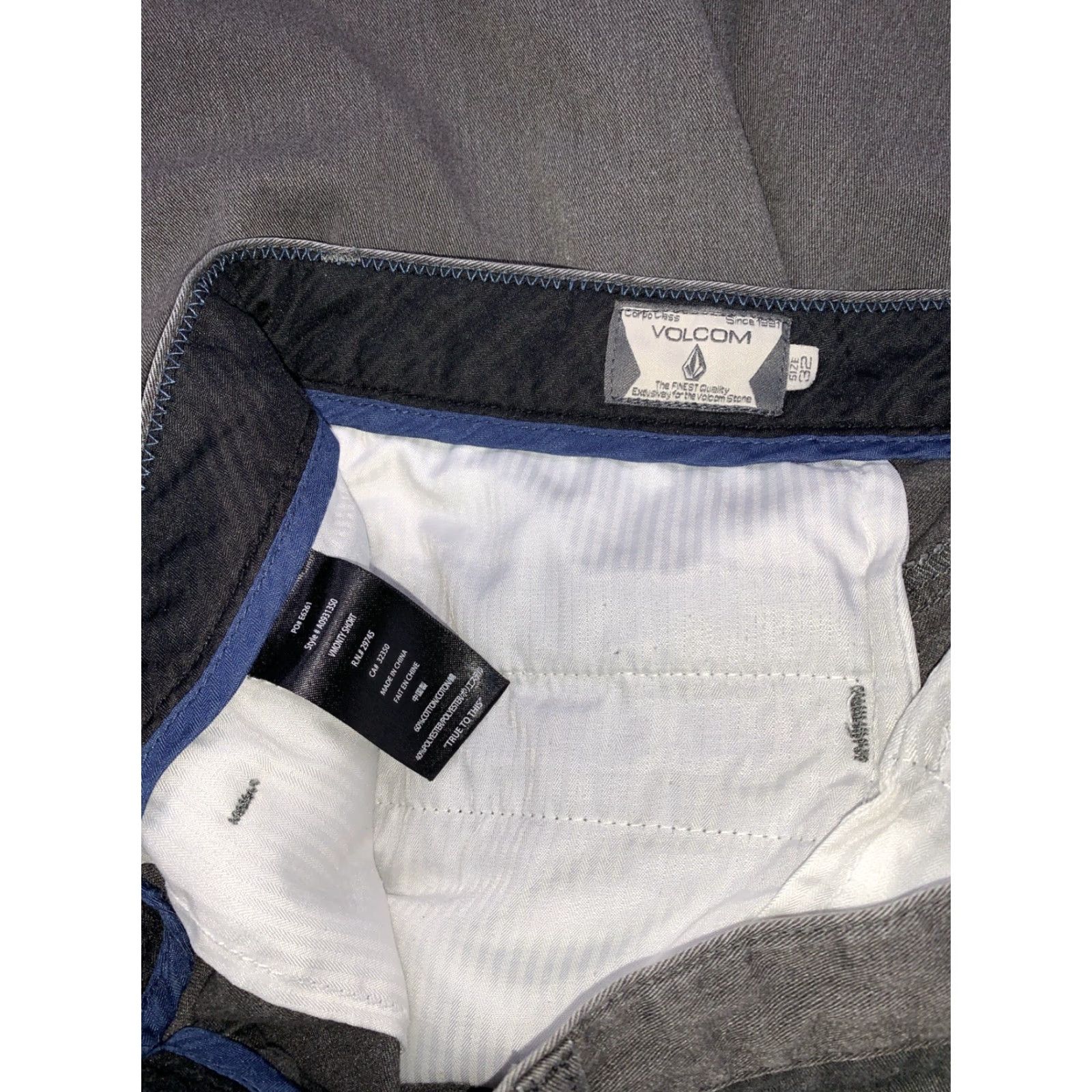 Volcom Volcom Vtg Weathered Charcoal Corpo Class VMonty Short Mens 32 Chino Cotton Blend Gray Solid Casual Travel Size US 32 / EU 48 - 6 Thumbnail