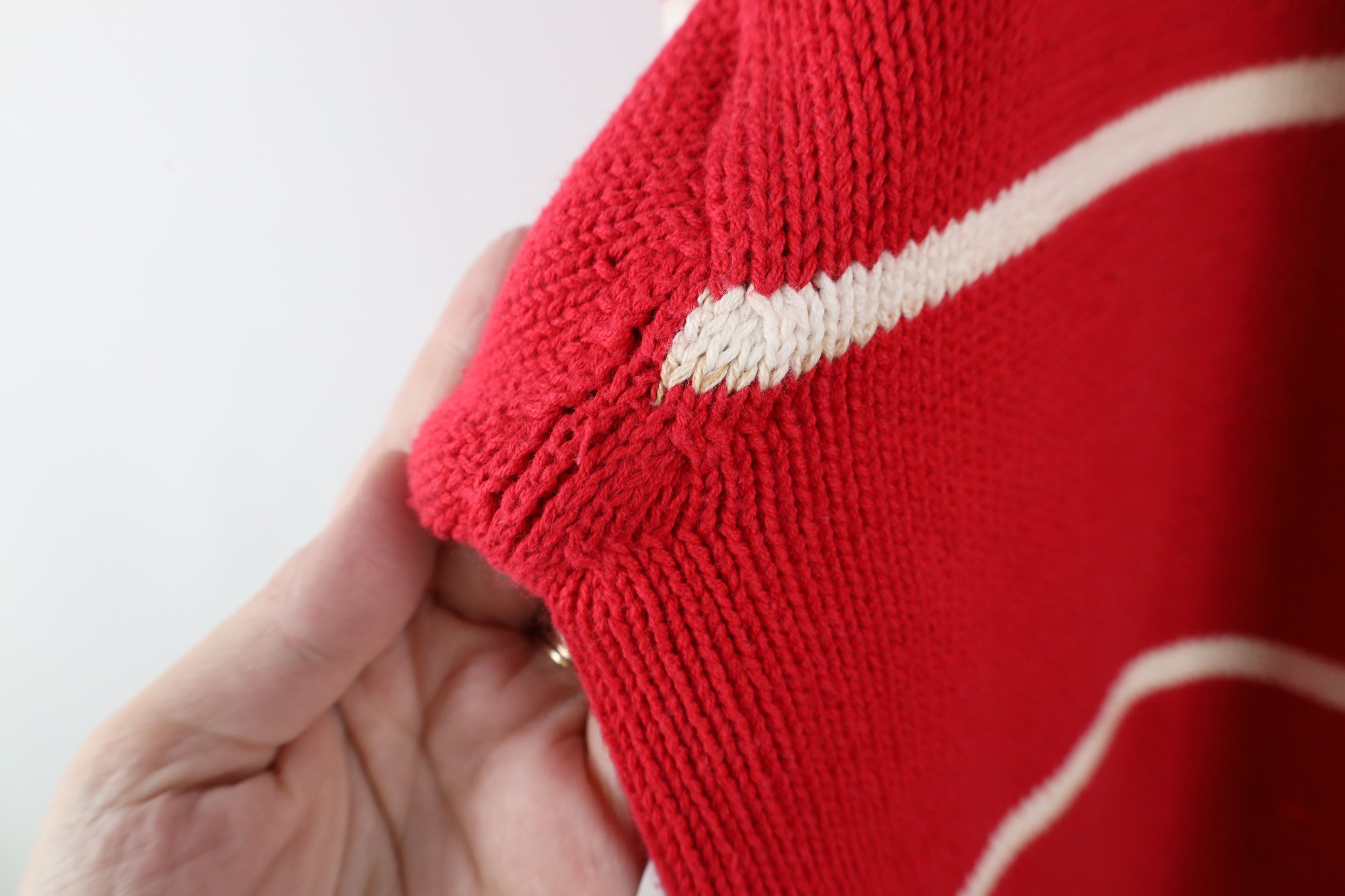 Eddie Bauer × Vintage Vintage 90s Eddie Bauer Cotton Knit Crewneck Sweater Red Size US L / EU 52-54 / 3 - 4 Thumbnail