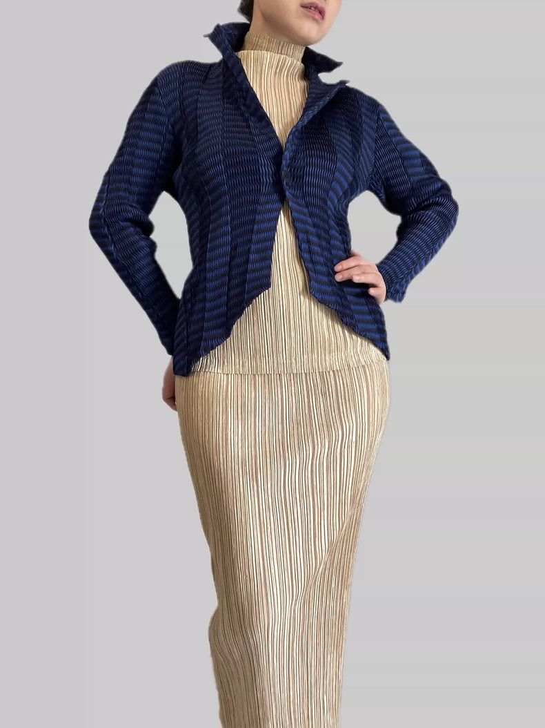 Issey Miyake Issey Miyake size:2 Blue main line 3D stereoscopic pleated Size M / US 6-8 / IT 42-44 - 2 Thumbnail