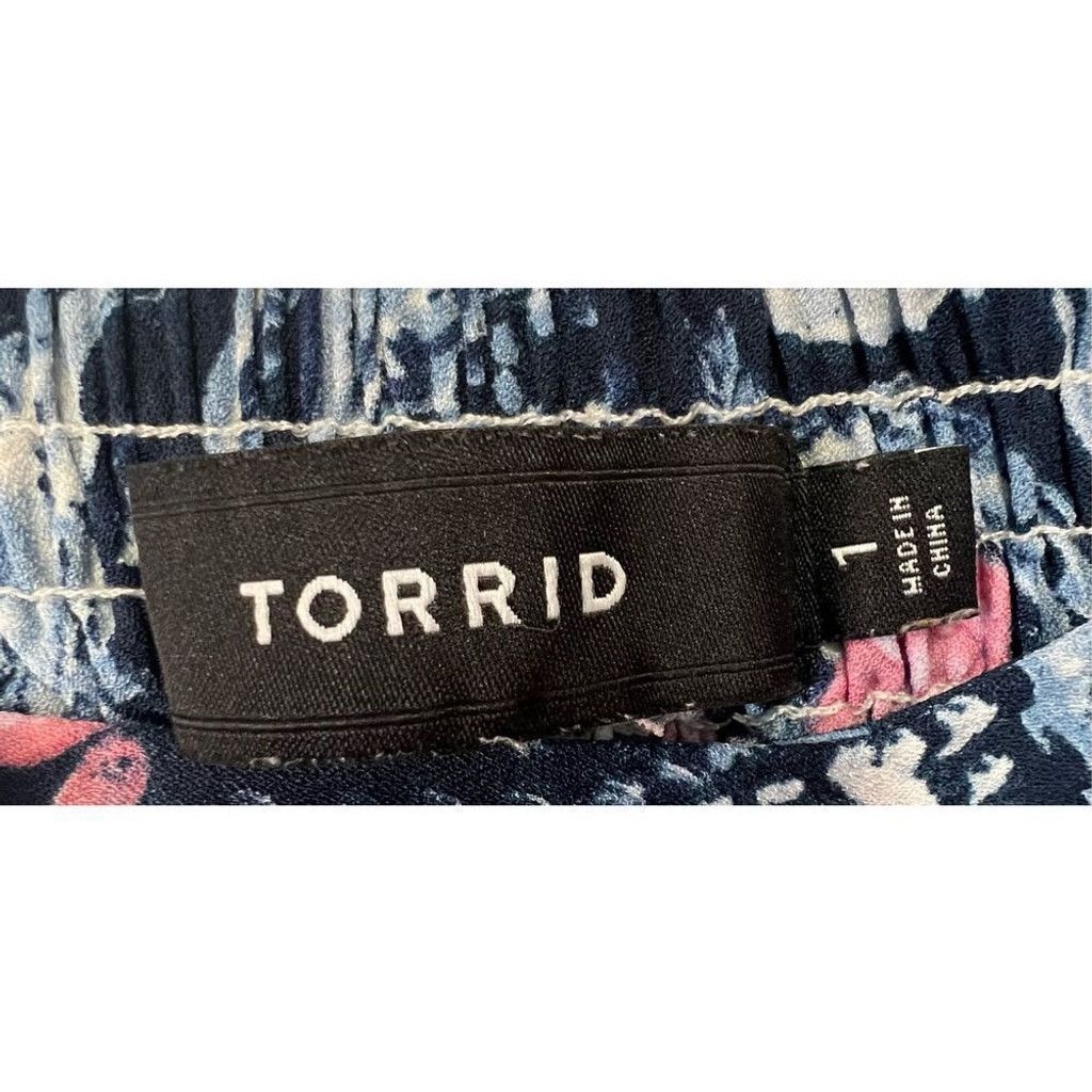 Torrid Torrid Abstract Floral Watercolor Patterned Stretchy Shorts Size 24" / US 00 / IT 34 - 3 Thumbnail