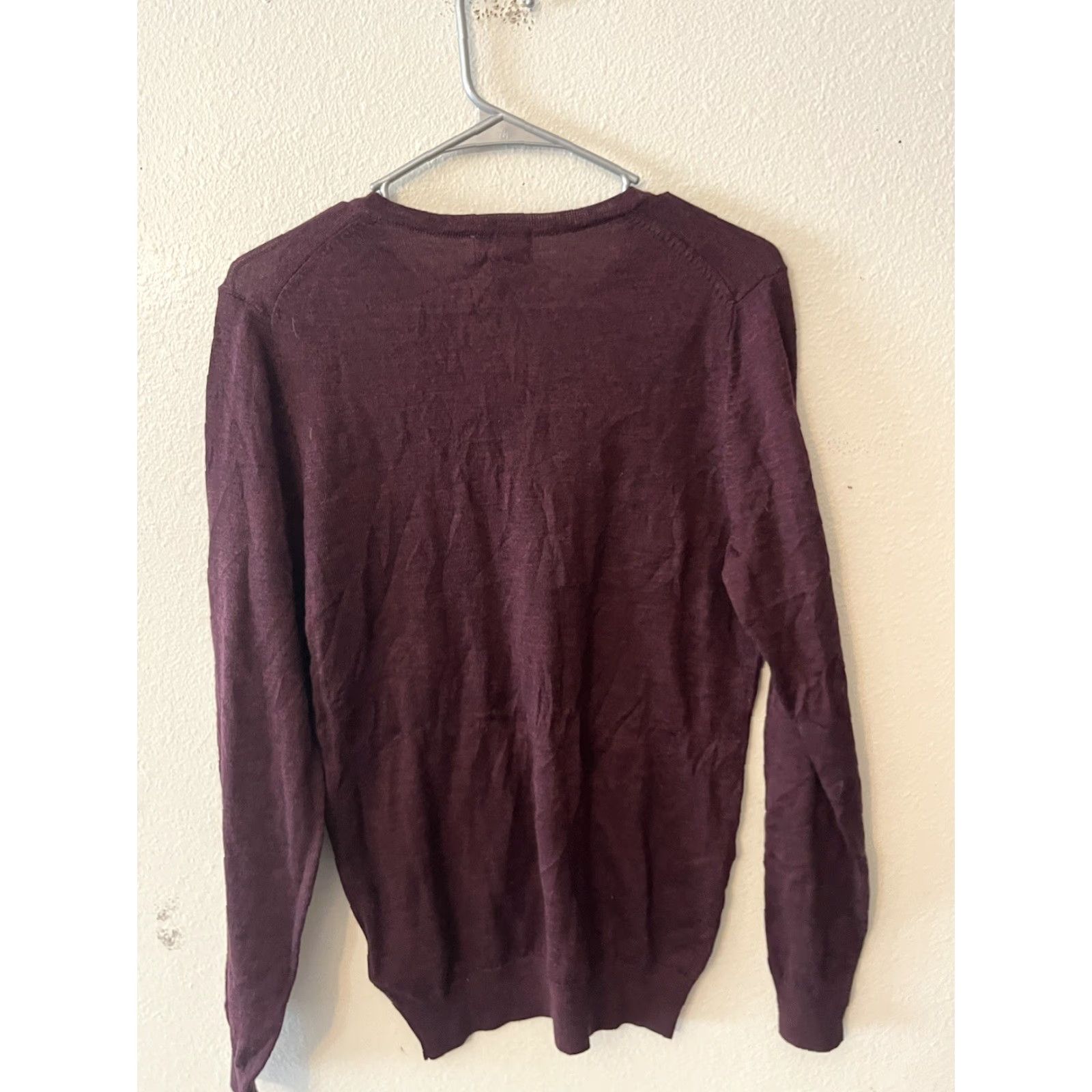 H&M H&M Sweater Mens Small Maroon Wool V-Neck Lightweight Pullover Knit Shirt/Neck Pullover Mens S Maroon Wool V-Neck Lightweight Knit H&M Sweater Size US S / EU 44-46 / 1 - 2 Thumbnail