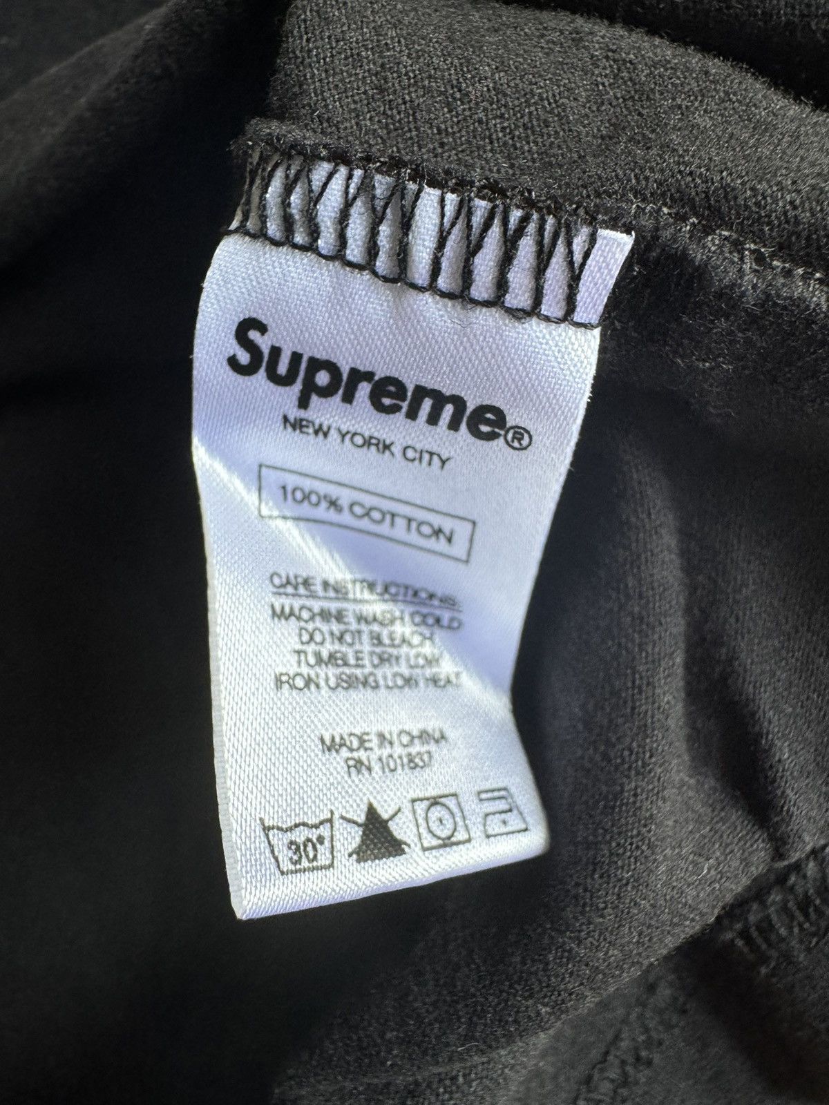 Supreme Supreme Black logo embroidered tee Size US M / EU 48-50 / 2 - 4 Thumbnail