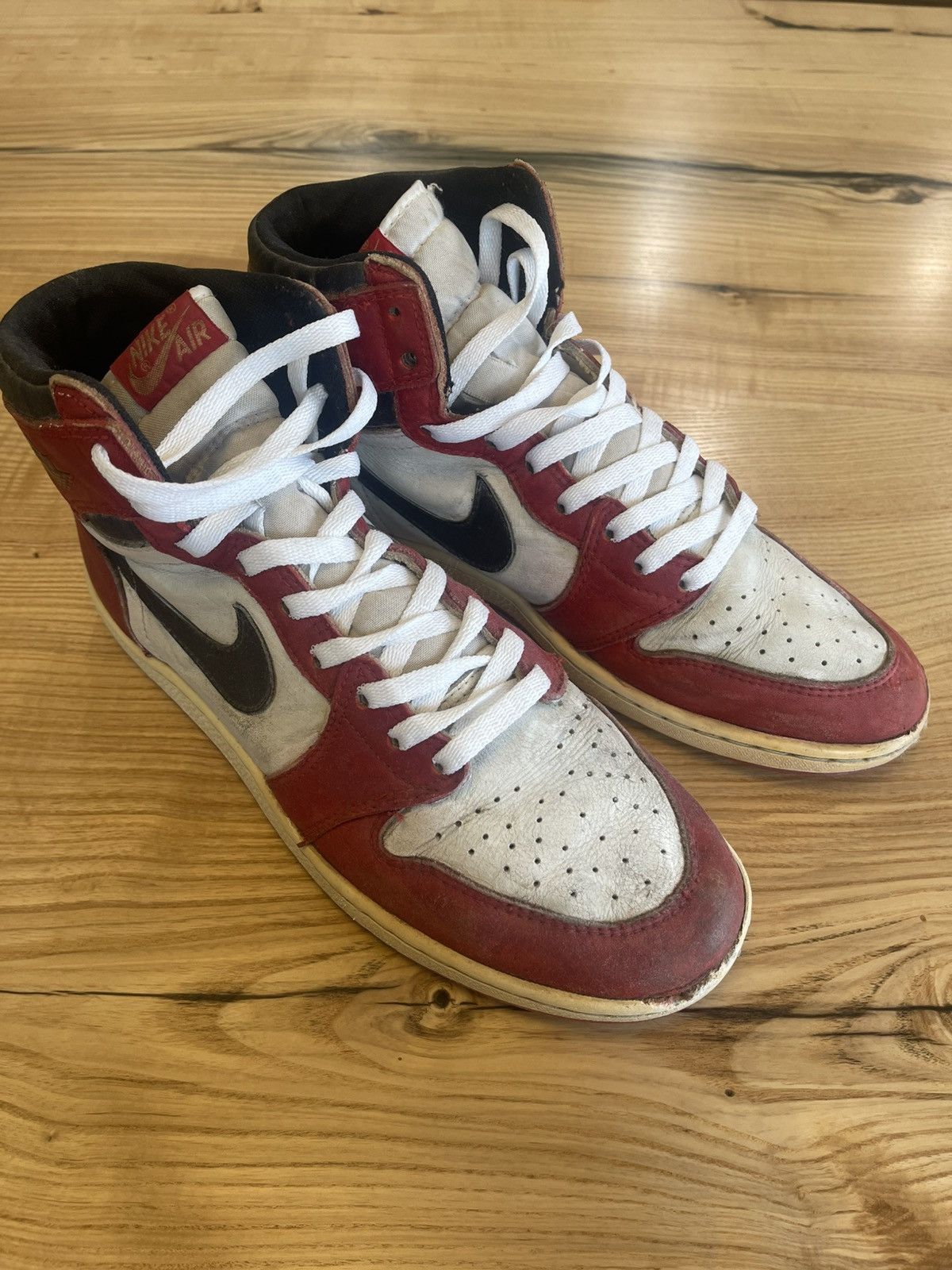 Jordan Brand Jordan 1 chicago 1985 Size US 10.5 / EU 43-44 - 9 Thumbnail