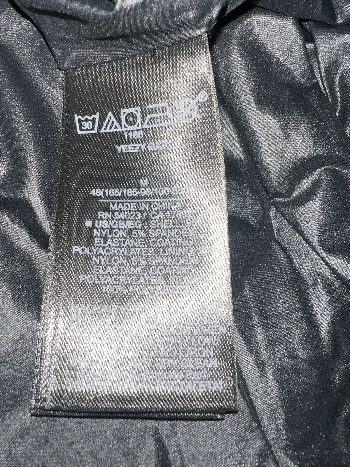 Balenciaga × Gap × Yeezy YGEBB 2022 Mock Neck Puffer Jacket In Black Size US M / EU 48-50 / 2 - 3 Thumbnail
