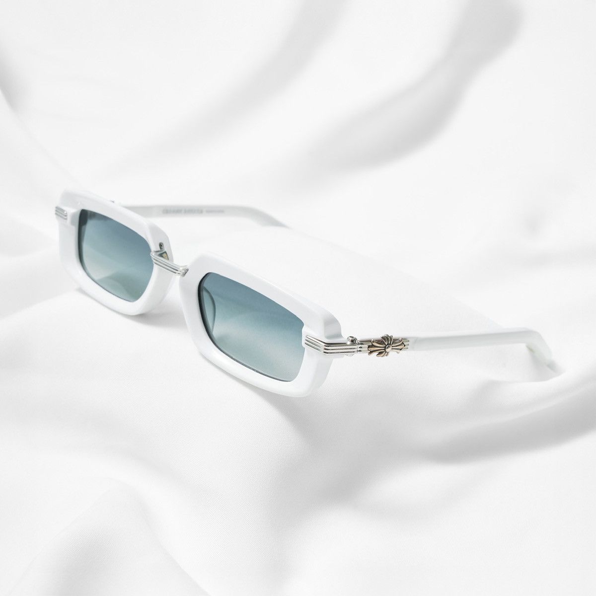 Chrome Hearts CHROME HEARTS ASSTRAVAGANT WHITE SUNGLASSES Size ONE SIZE - 1 Thumbnail