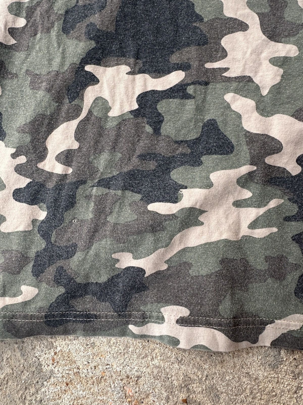 Vintage Y2K Camo Print Tshirt Size US XL / EU 56 / 4 - 4 Thumbnail