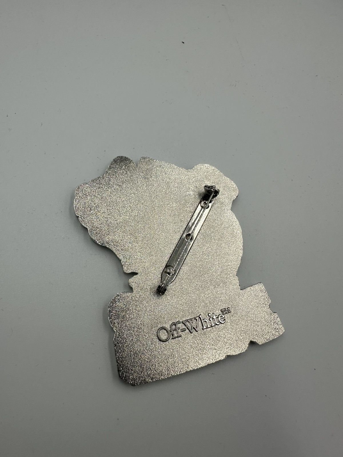 Off-White OFF WHITE X CHICAGO BULLS PIN Size ONE SIZE - 2 Thumbnail