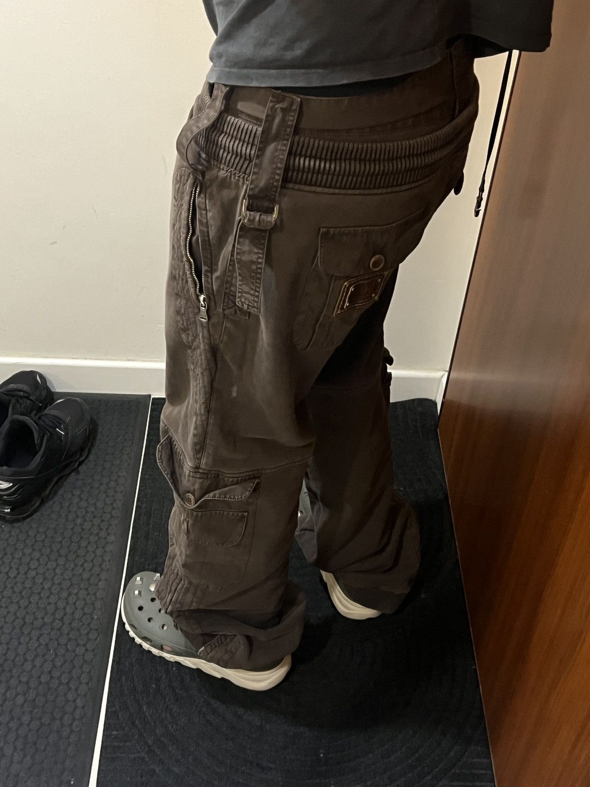 Dolce & Gabbana dolce&gabbana y2k multipocket double waist cargo sweatpants Size US 32 / EU 48 - 2 Thumbnail