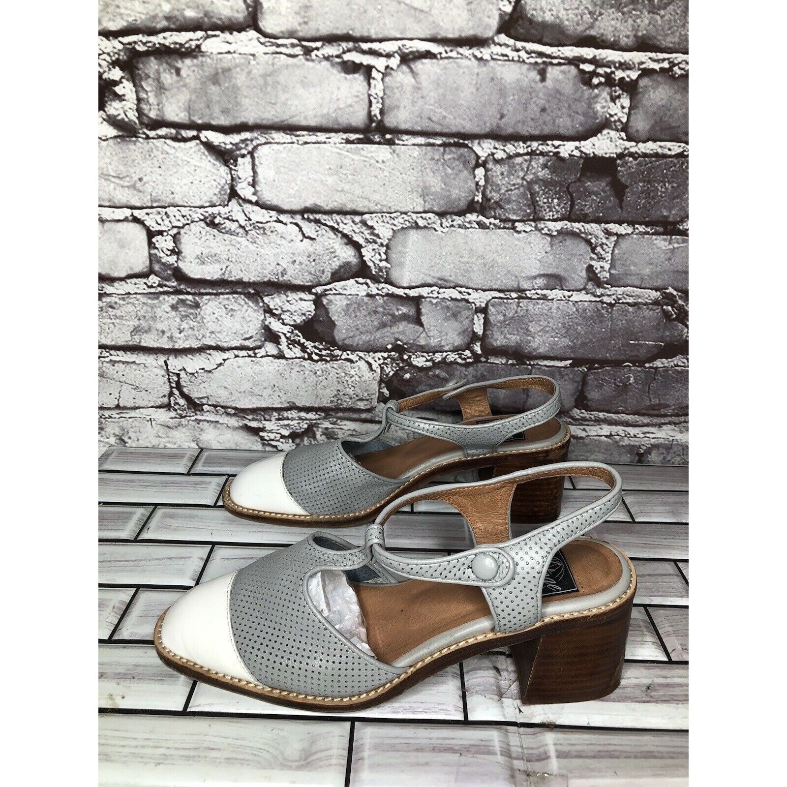 Jeffrey Campbell Vintage Jeffrey Campbell White Cap Gray Leather Perforated S Size US 7 / IT 37 - 10 Thumbnail
